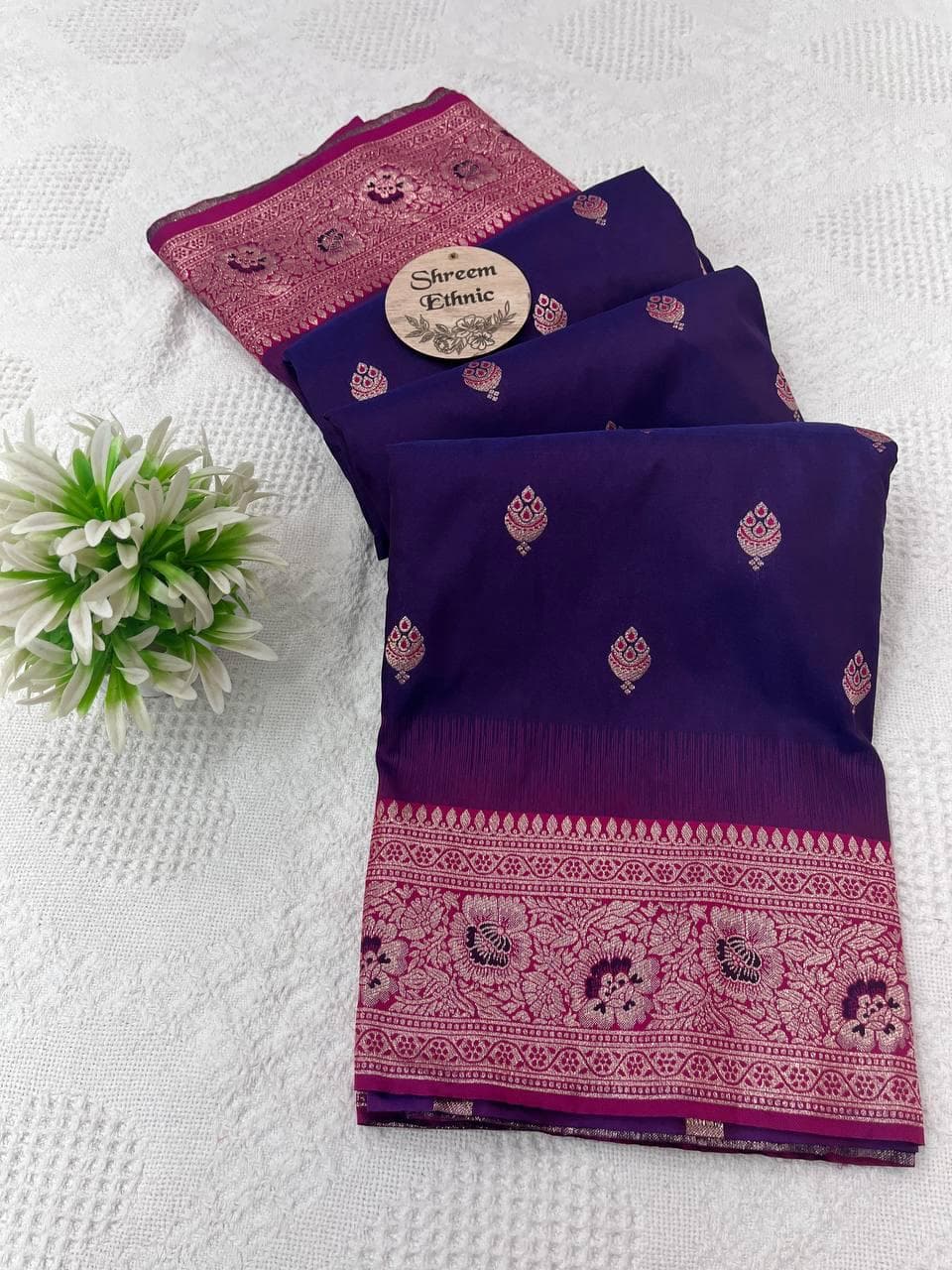 Soft Silk Banarasi Saree: Floral Zari Meenakari Weaving, South Indian Wedding - image 3