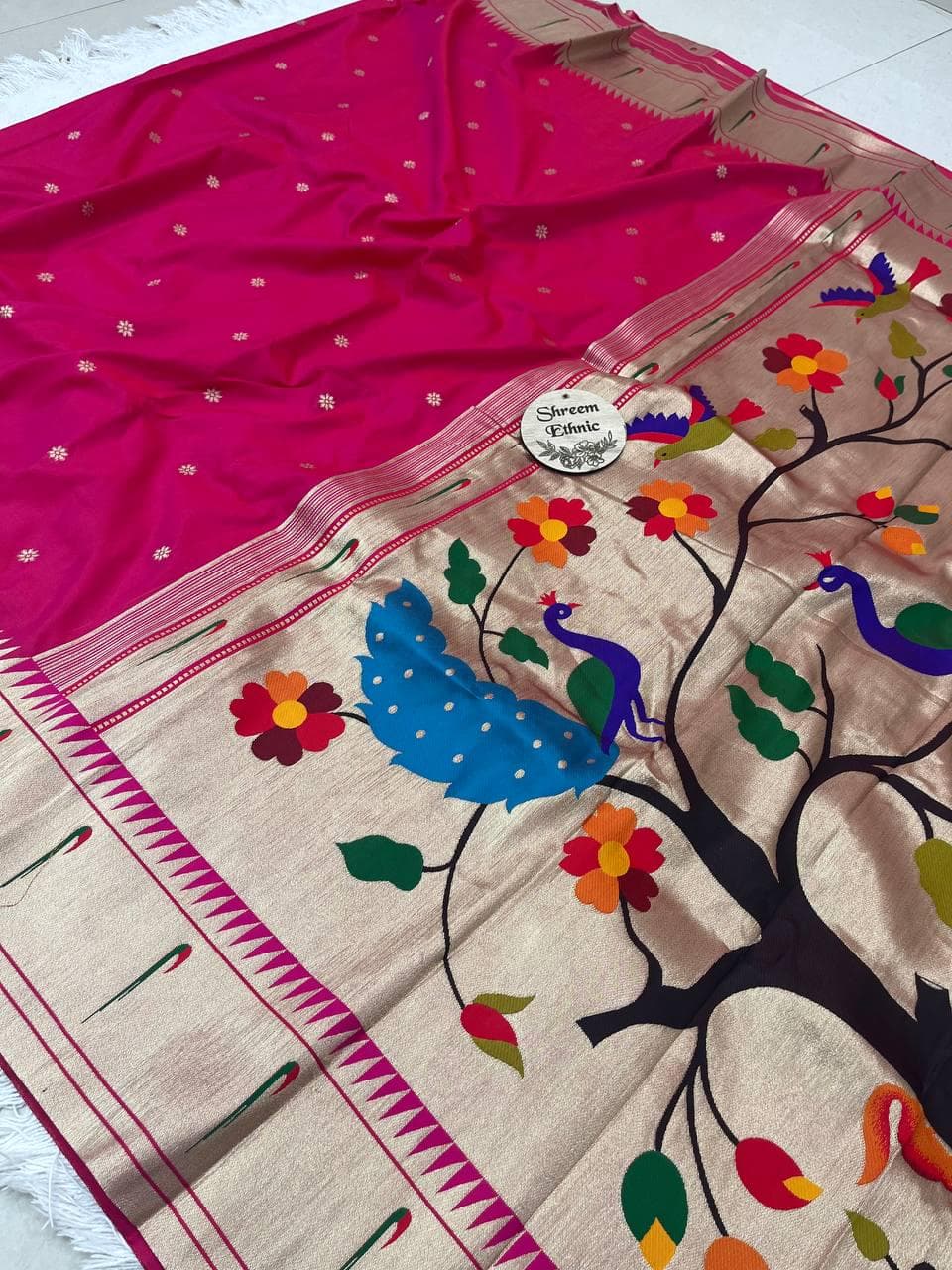 Paithani Silk Saree: Peacock & Munia Border, Handwoven Zari - image 4