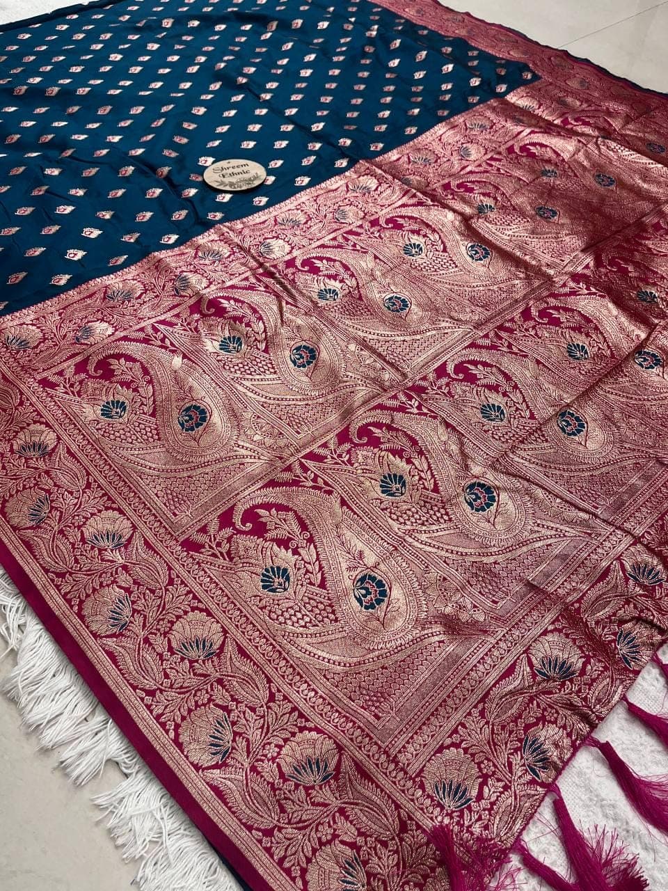 Soft Banarasi Silk Saree with Meenakari Zari Woven Border, Festive Indian Ethnic Wear - image 4
