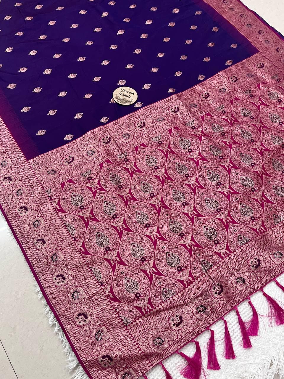 Soft Silk Banarasi Saree: Floral Zari Meenakari Weaving, South Indian Wedding - image 5