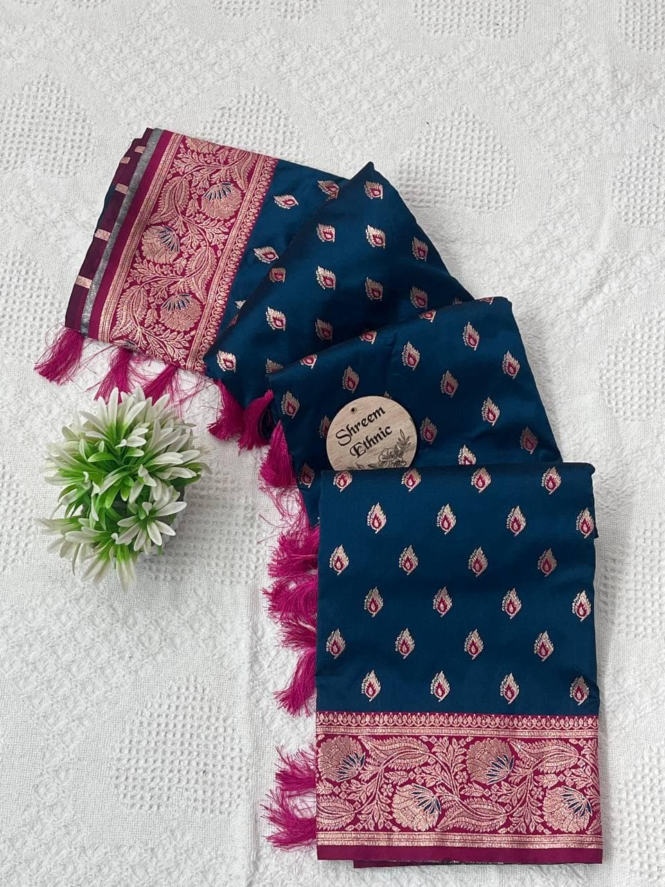 Soft Banarasi Silk Saree with Meenakari Zari Woven Border, Festive Indian Ethnic Wear - image 3