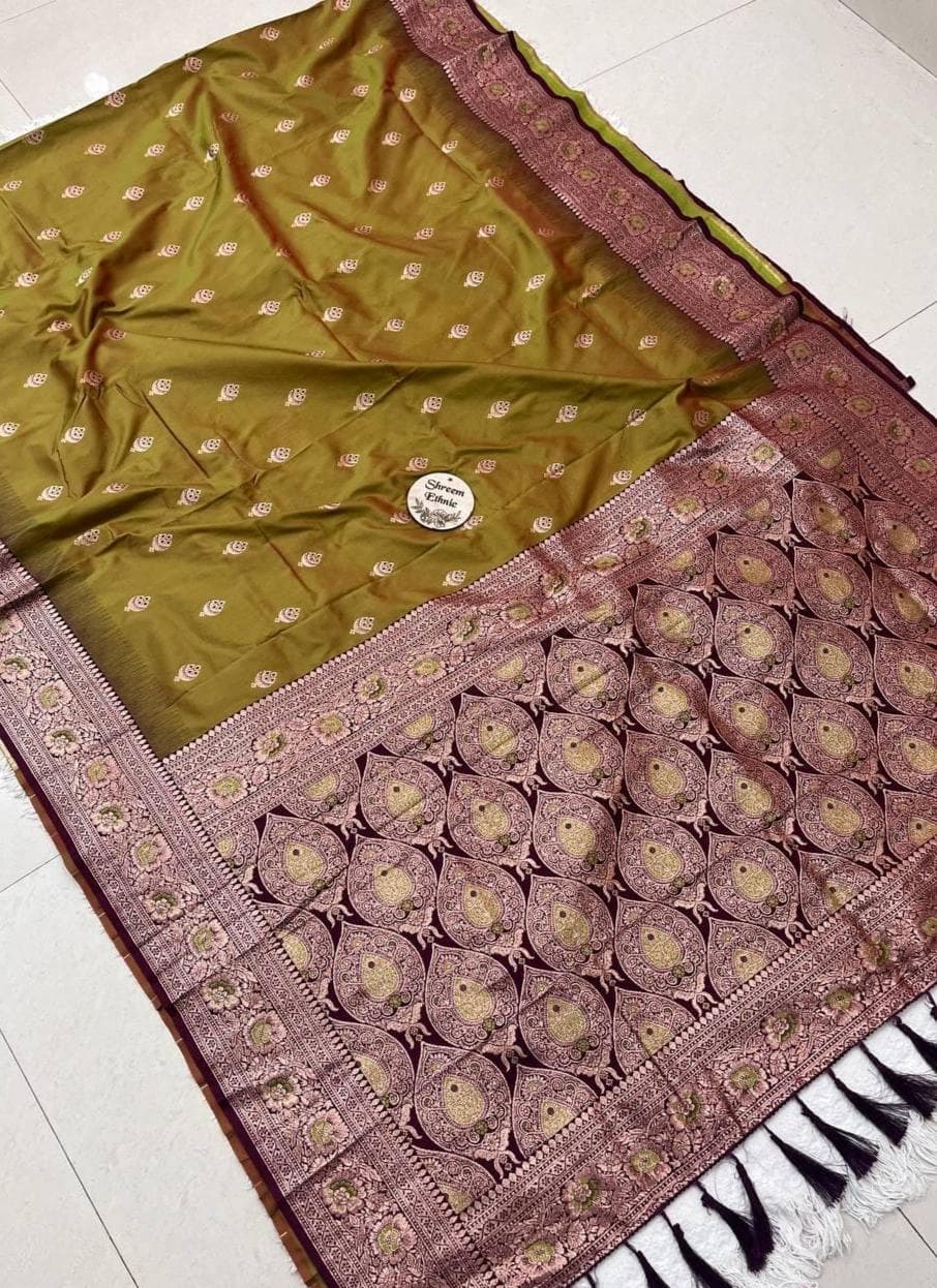 Soft Silk Banarasi Saree: Floral Zari Meenakari Weaving, South Indian Wedding - image 4