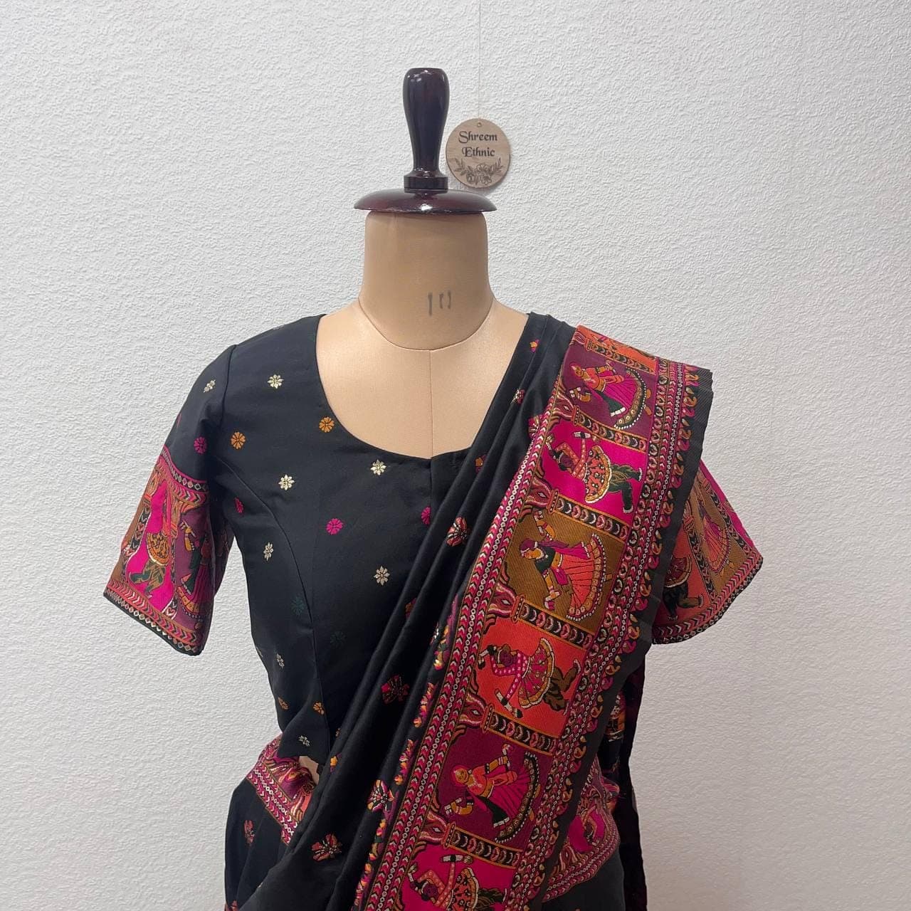 Soft Rajwadi Pashmina Silk Saree | Kashmiri Thread Woven Pallu | Zari Border - image 4
