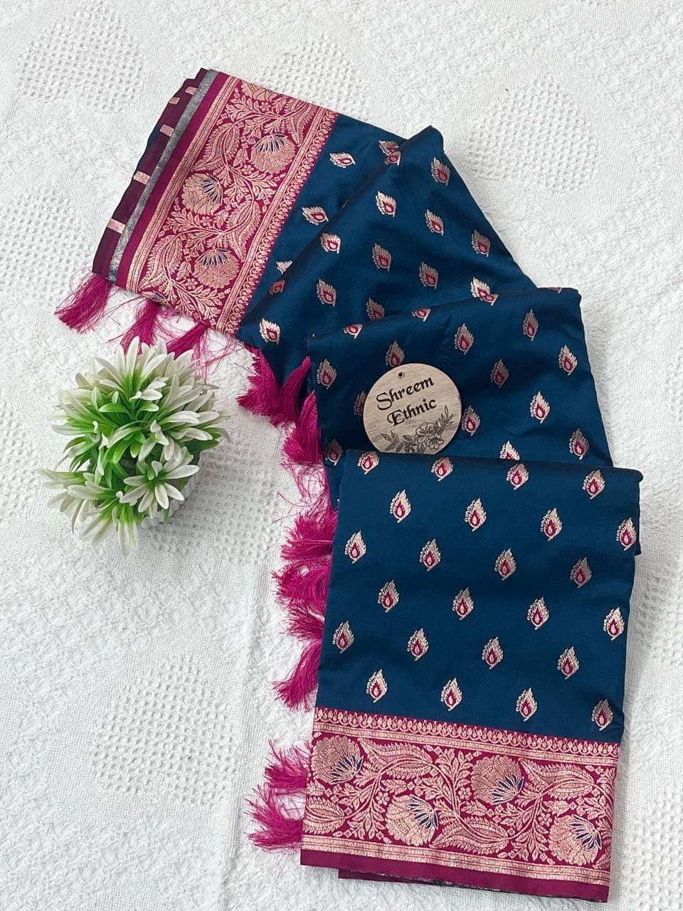 Soft Banarasi Silk Saree with Meenakari Zari Woven Border, Festive Indian Ethnic Wear