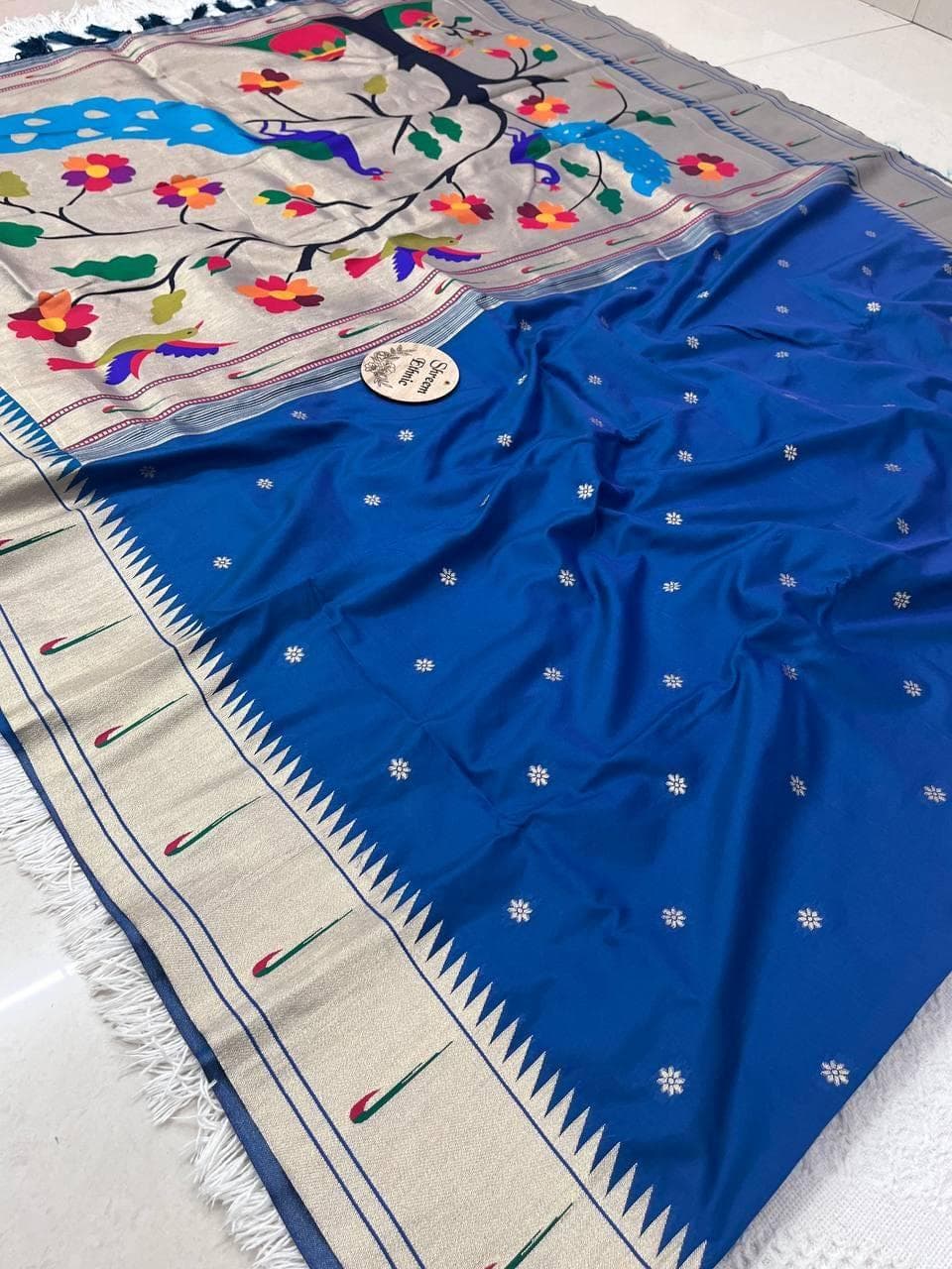 Paithani Silk Saree: Peacock & Munia Border, Handwoven Zari - image 5
