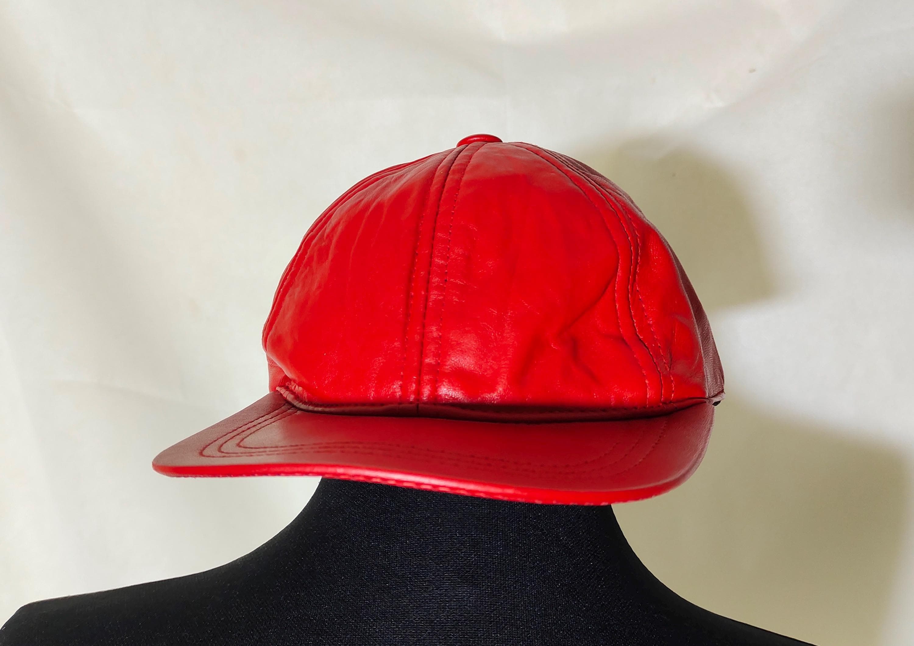 Leather baseball cap: sheep leather, adjustable, unisex
