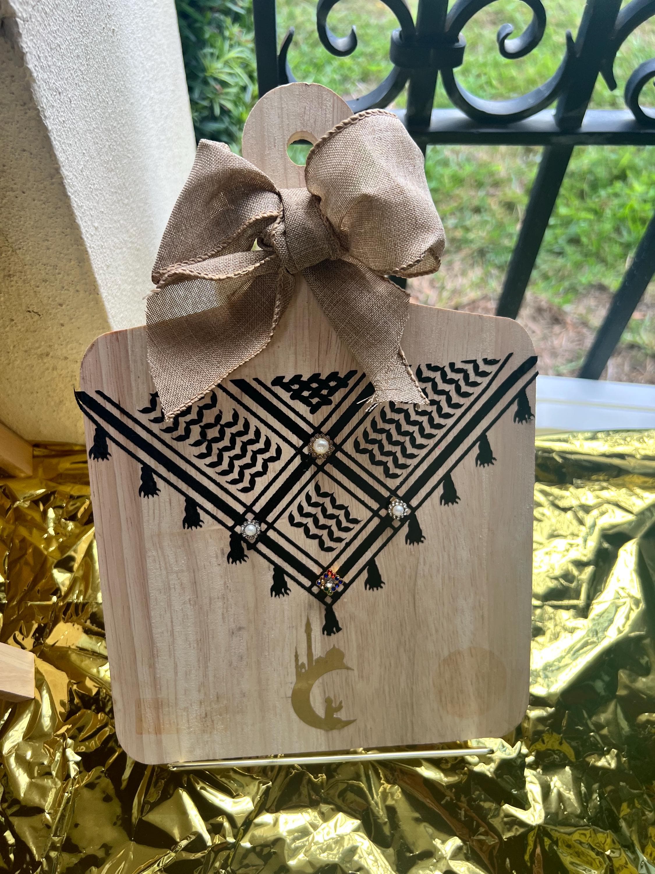 Handcrafted Keffiyeh Wood Decor, Palestinian Gift - image 3