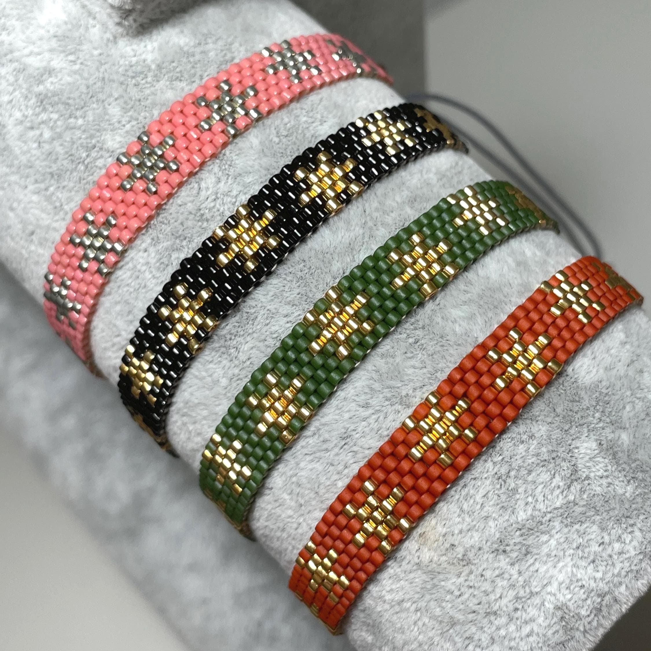 Give your friends a gift they'll love this Christmas! Perfect for your classmate, friend, neighbor, teacher, etc.! This handmade Christmas-themed bracelet is perfect for gifting your employees, friends, or students this holiday season. They also make fun stocking stuffers, advent calendar fillers, White Elephant gifts, holiday party favors, and more!