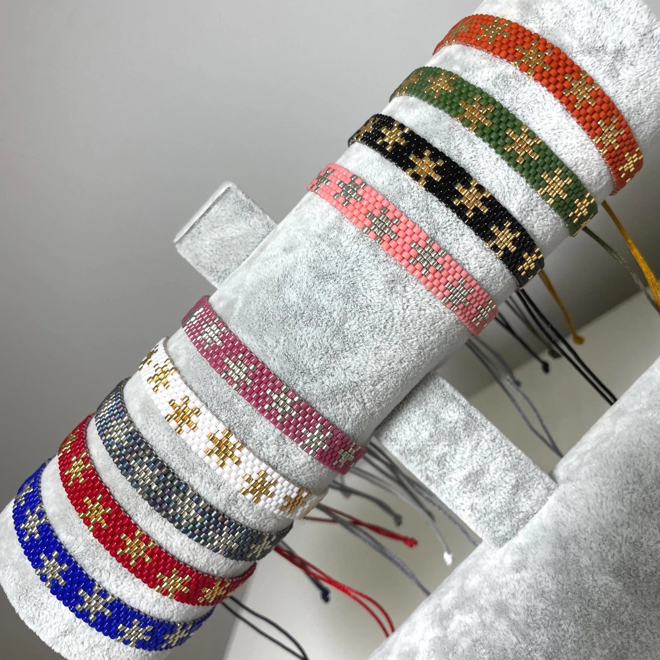 Christmas Party Favors with Bracelet: New Year Holiday Gifts for Family, Colleagues and Corporate