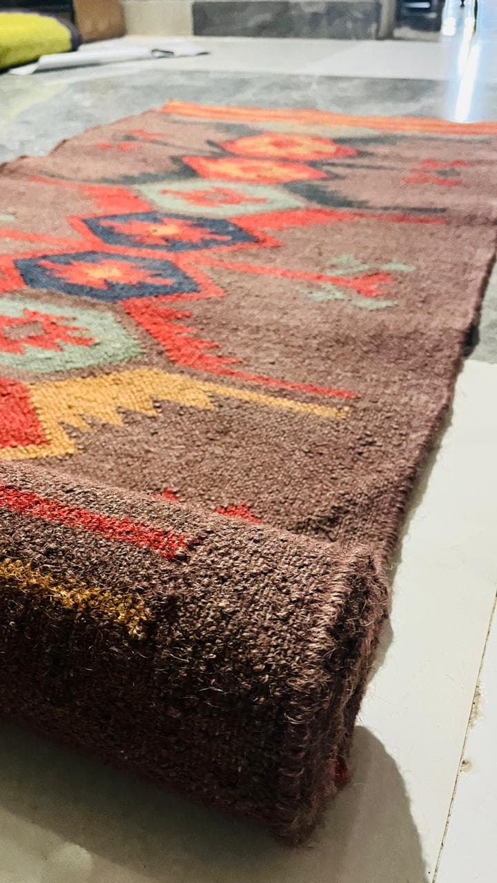 Handwoven Wool & Jute Kilim Rug: Traditional Indian Design geometric design - image 3