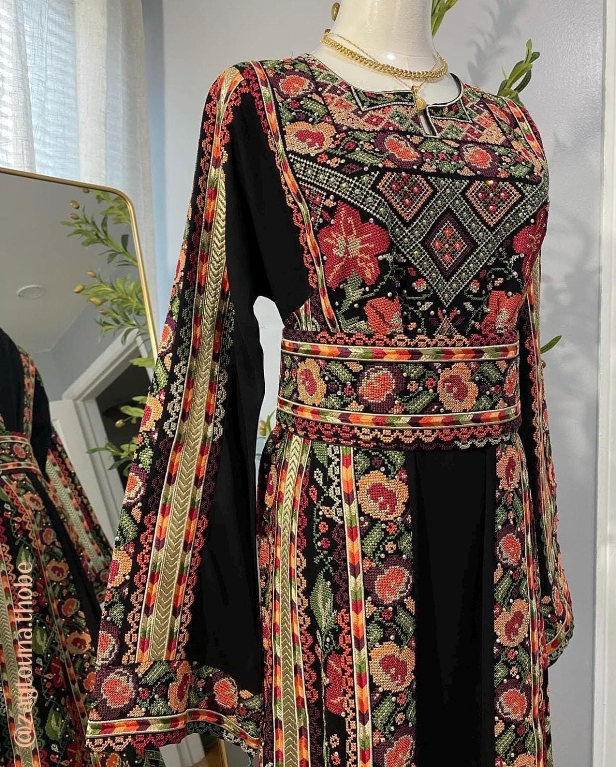 Embroidered Palestinian Thobe Dress from @Zaytouna.thobe