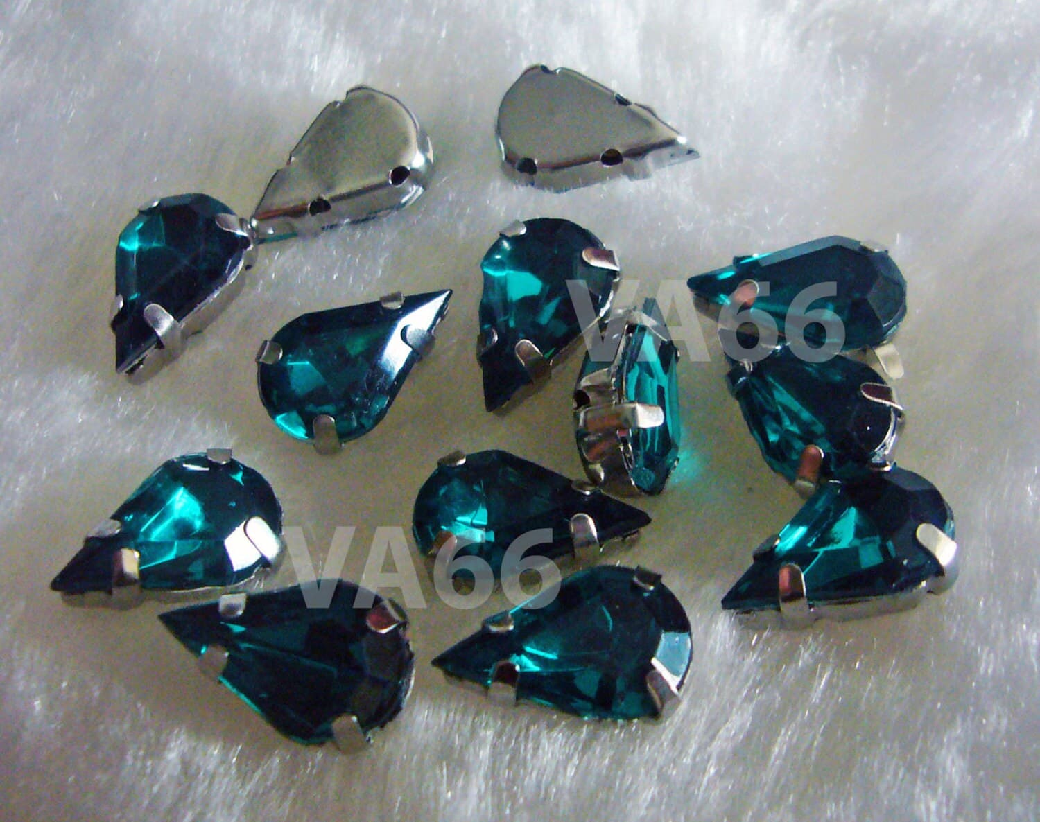 Teardrop Sew On Rhinestones Emerald Green 20p 8mm x 13mm 4 hole Silver Montee Faceted Acylic Glass Look Rhinestone Beads sewing craft - image 3