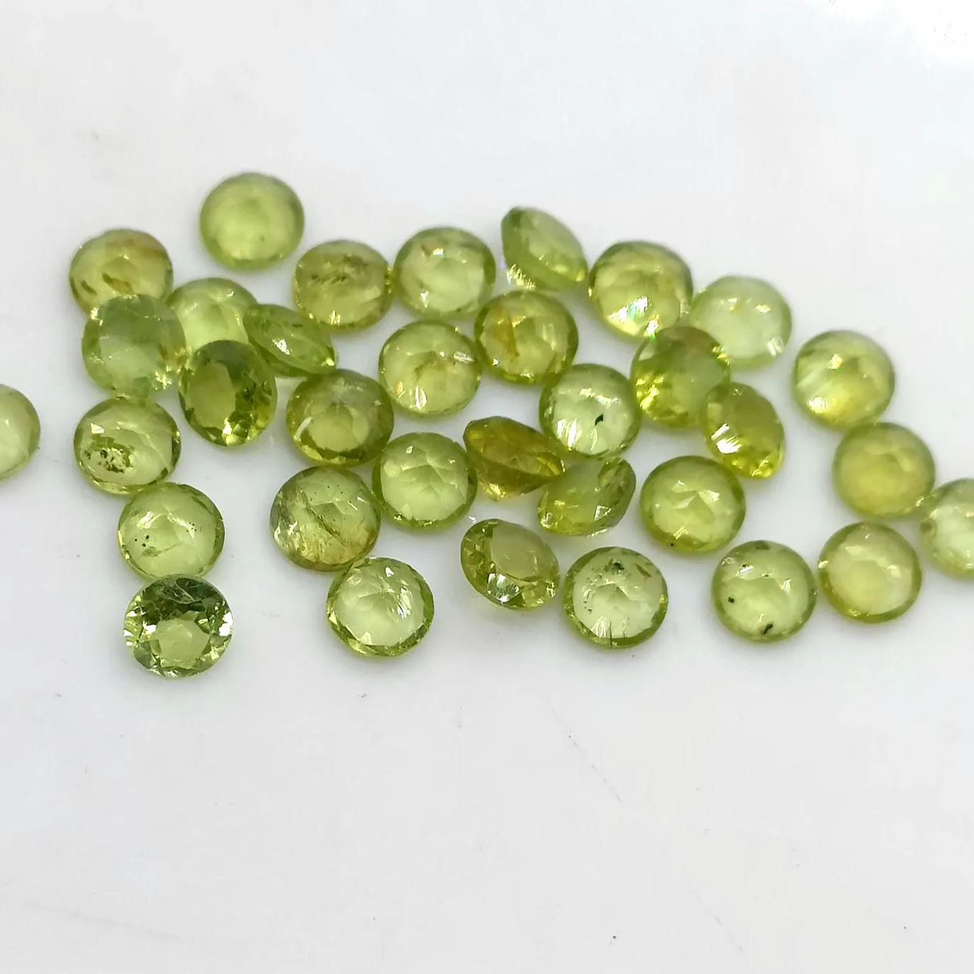Calibrated Peridot Lot: 4mm Round Cut, 10 ct (30 pcs) - image 5