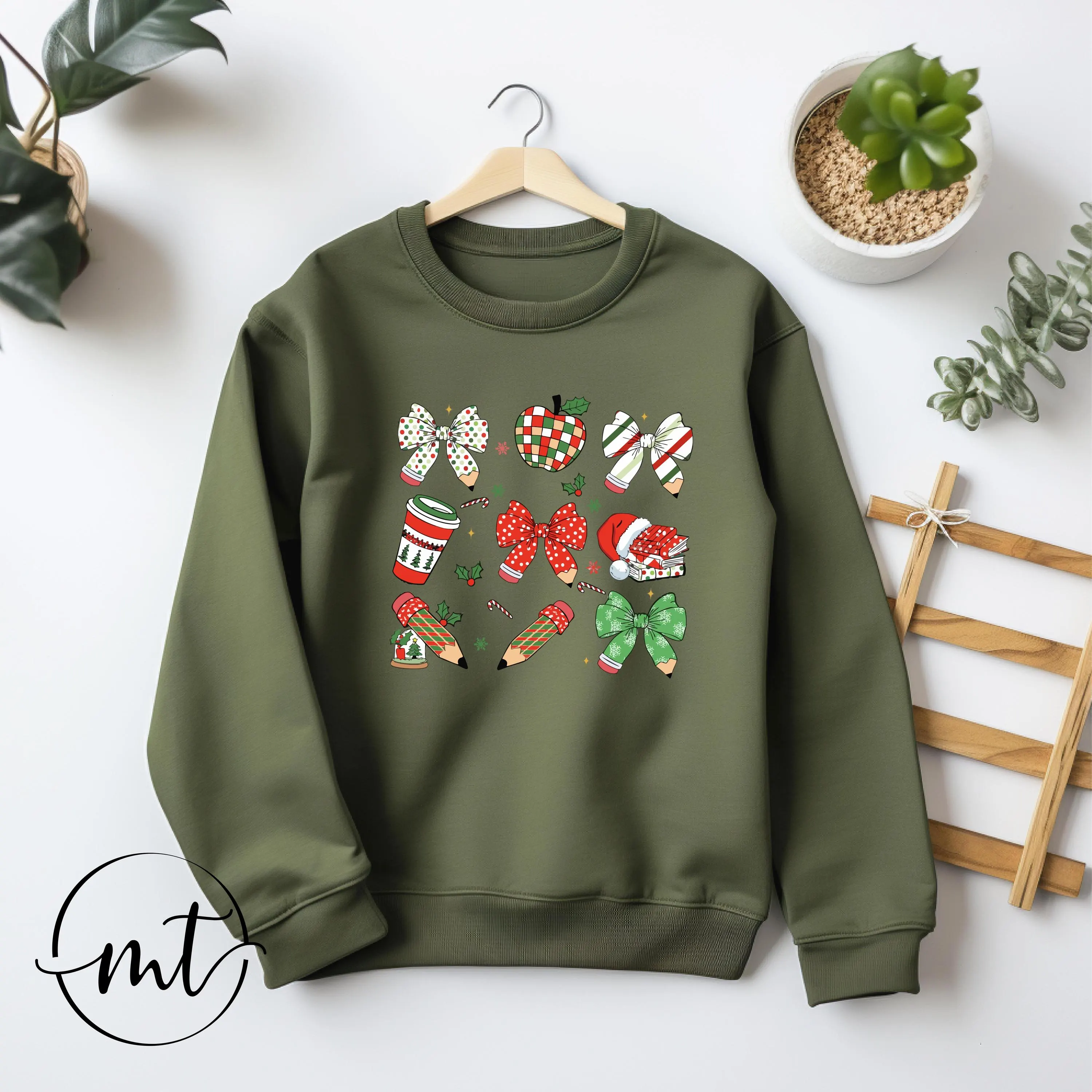 Christmas Teacher Sweatshirt , Festive Bows, Pencils & Holiday Icons Graphic Pullover in Black, Cute Winter Outfit