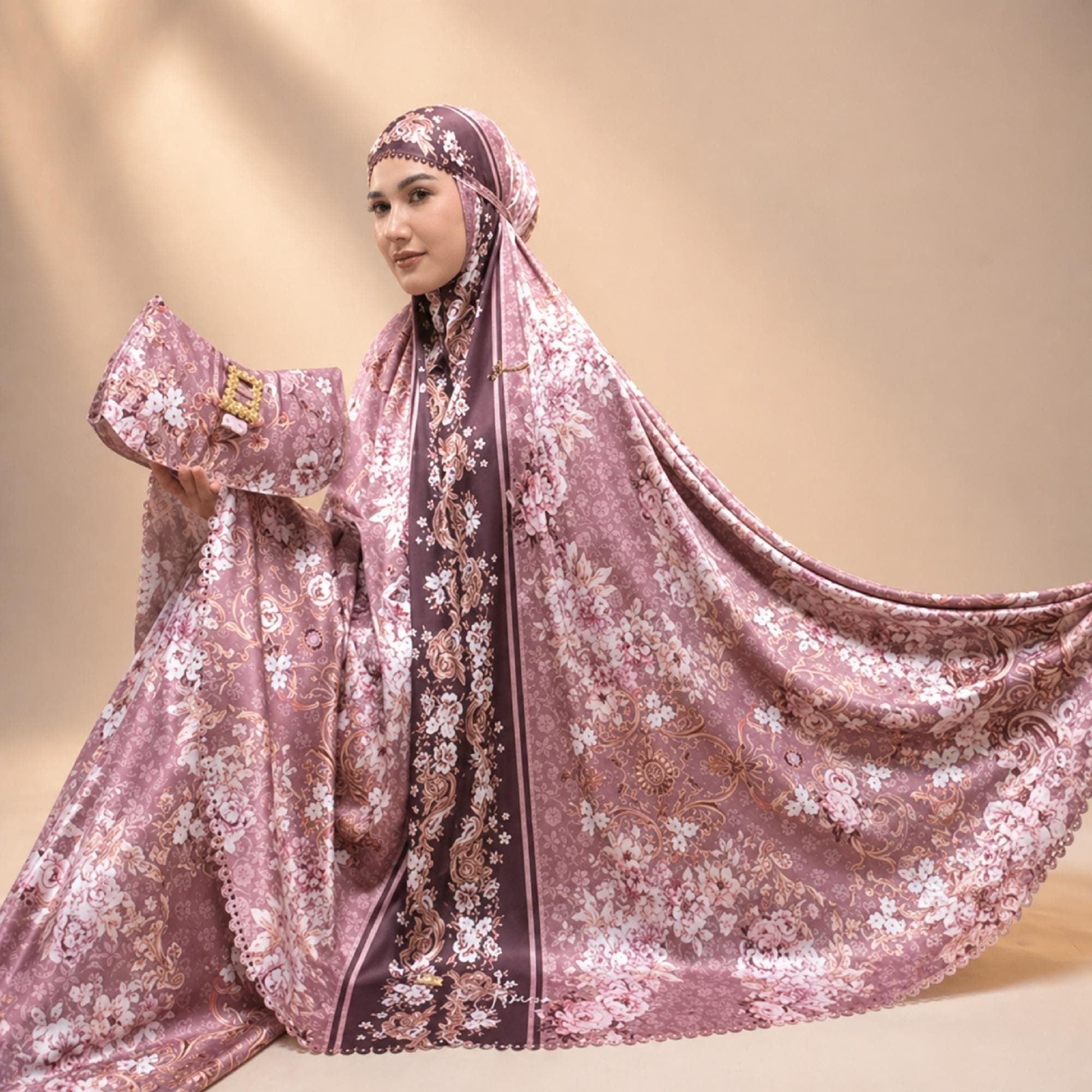 Silk Mukena Prayer Set with Travel Bag – 2-in-1 Design - image 3