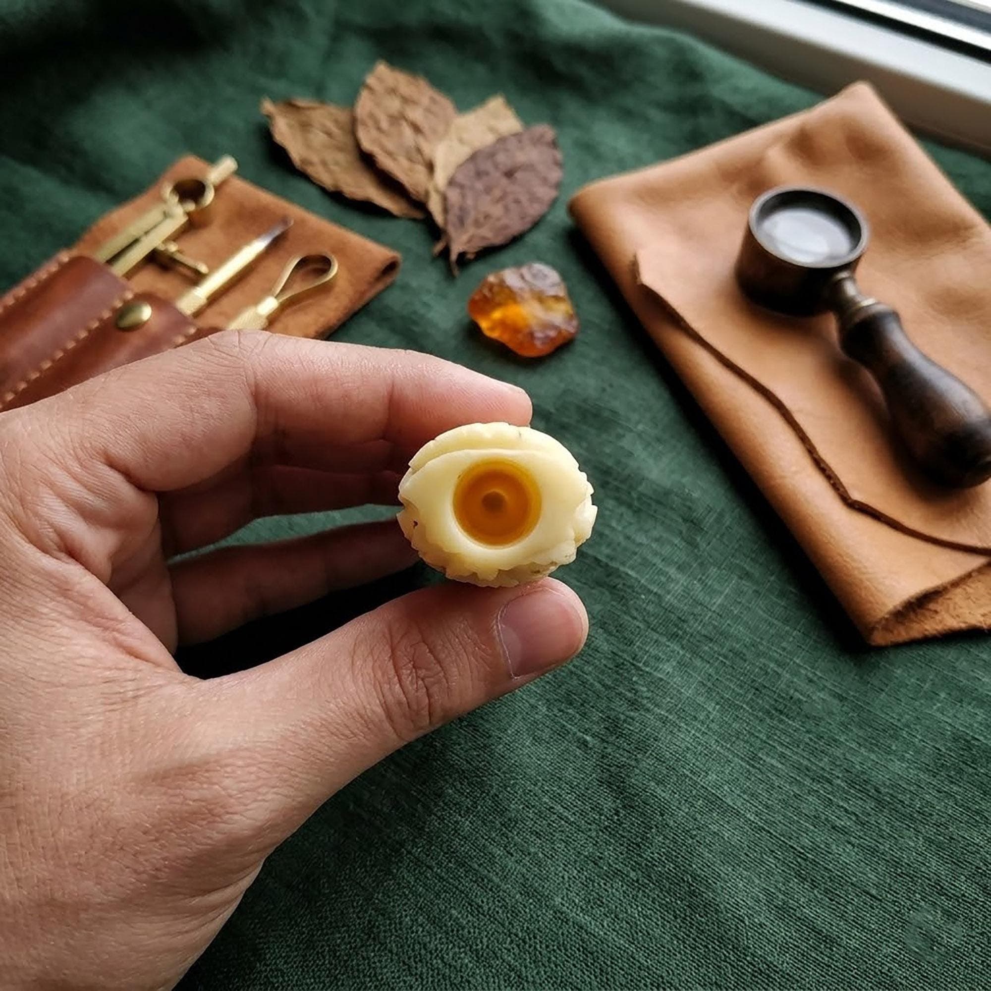 Hand-Carved Flower Bone Smoking Pipe - 7-8cm Vintage Style Tobacco Holder Artisanal Floral Carving Bone Accessory -  Handcrafted Gift - image 3