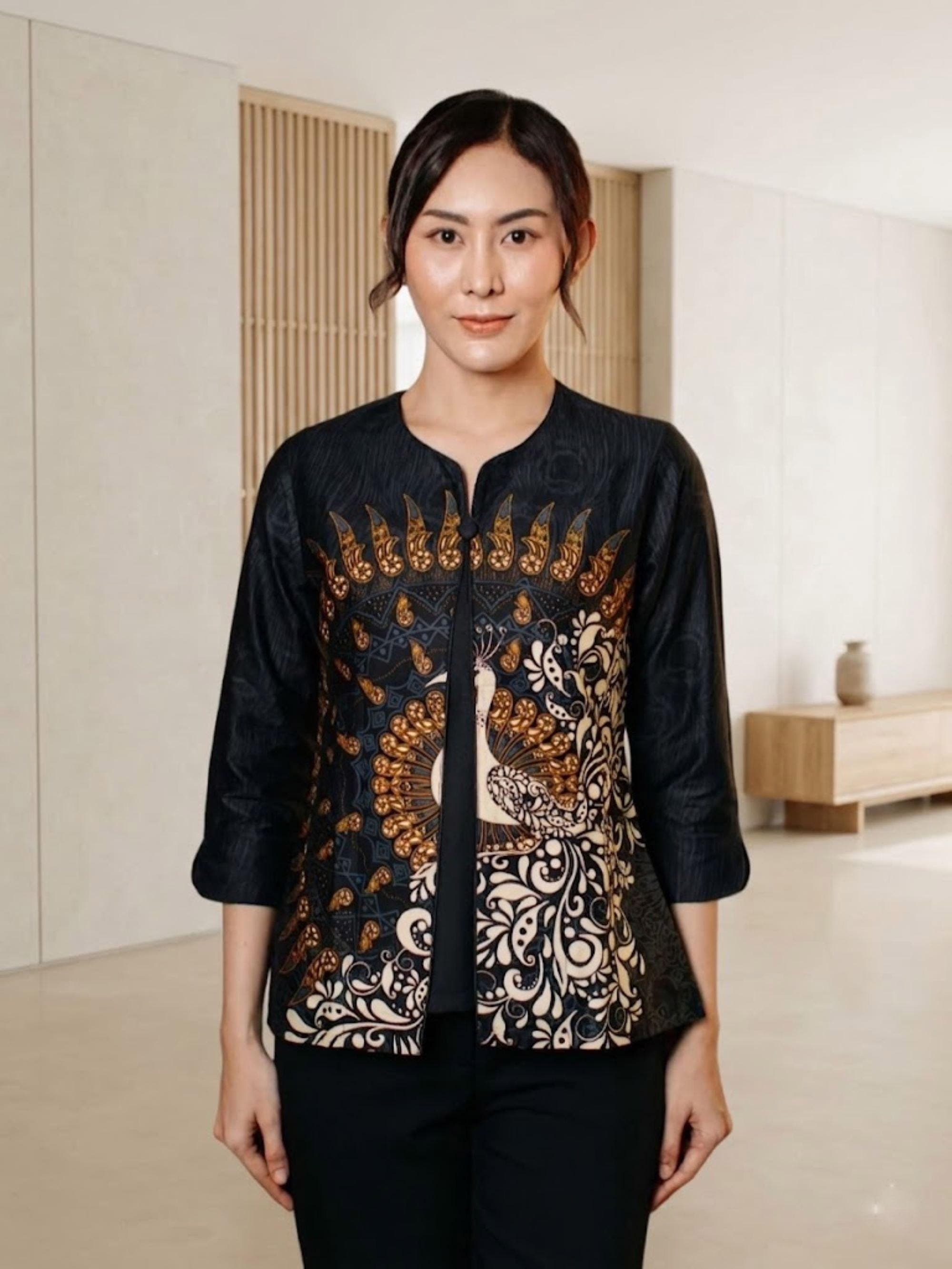 Handmade Cotton Batik Blouse – Traditional Kalandra Print, Elegant Indonesian Ethnic Top