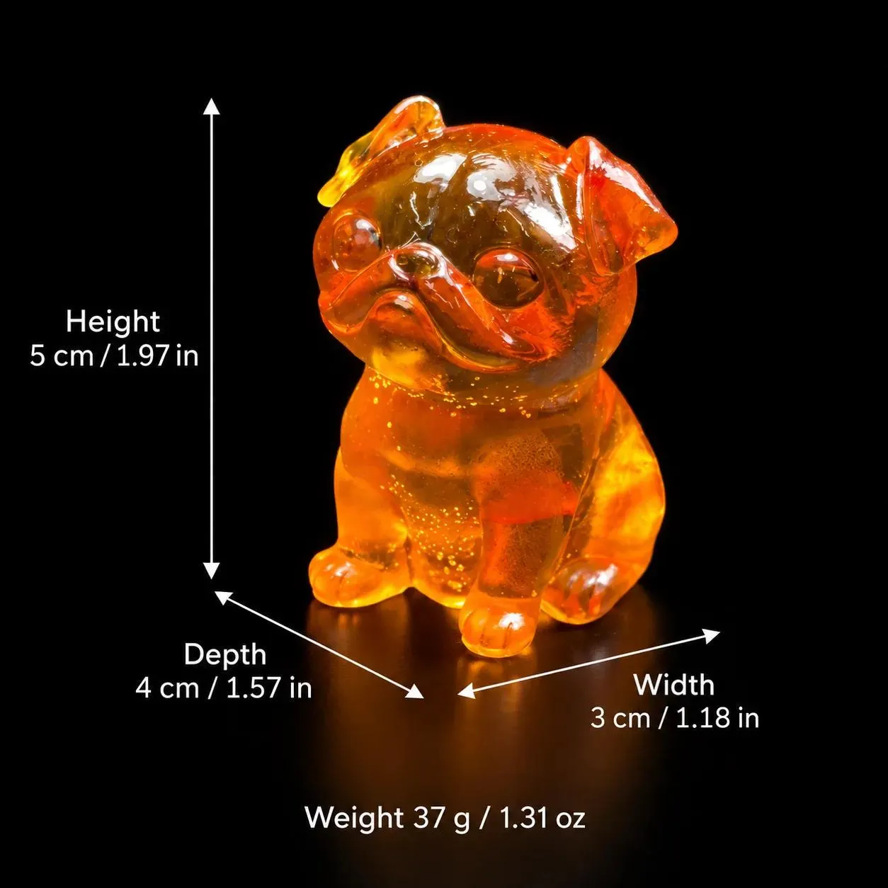 Amber Pug figurine dimensions: height 5 cm (1.97 in), depth 4 cm (1.57 in), width 3 cm (1.18 in), weight 37 g (1.31 oz).