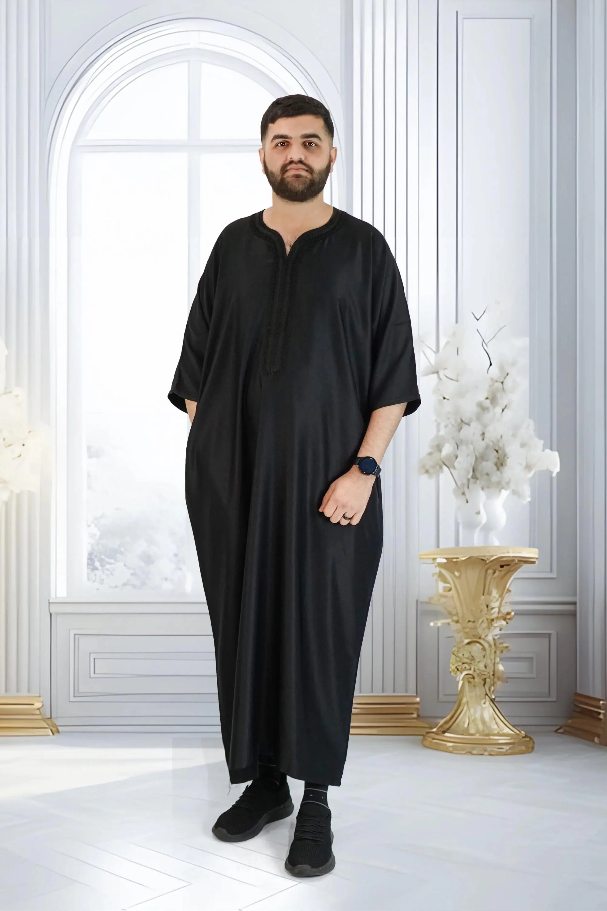 Moroccan Gabardine Short Sleeve Thobe – Black Traditional Men’s Jubba with Elegant Embroidery