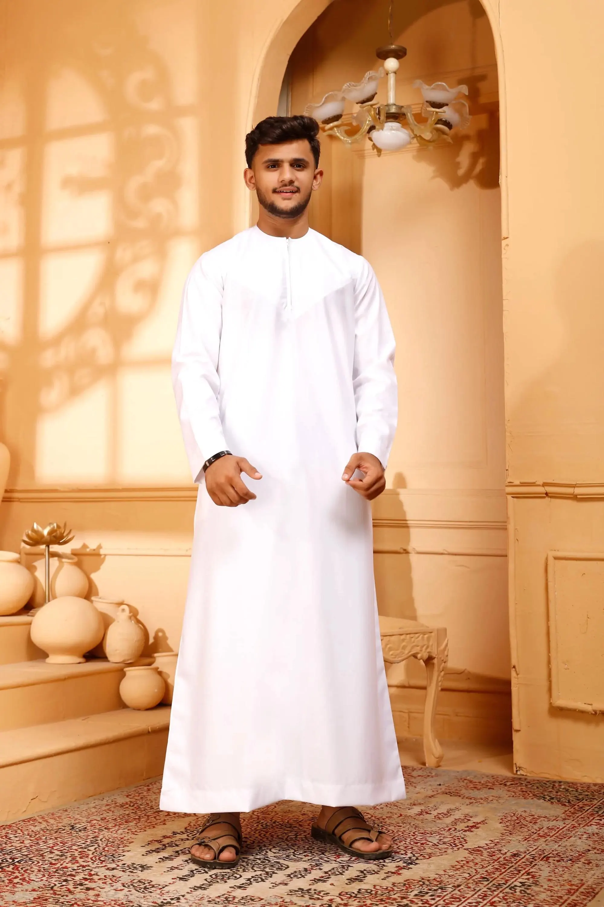 Shiny White Omani Thobe – Elegant Collarless Zip Design for Men’s Islamic Wear