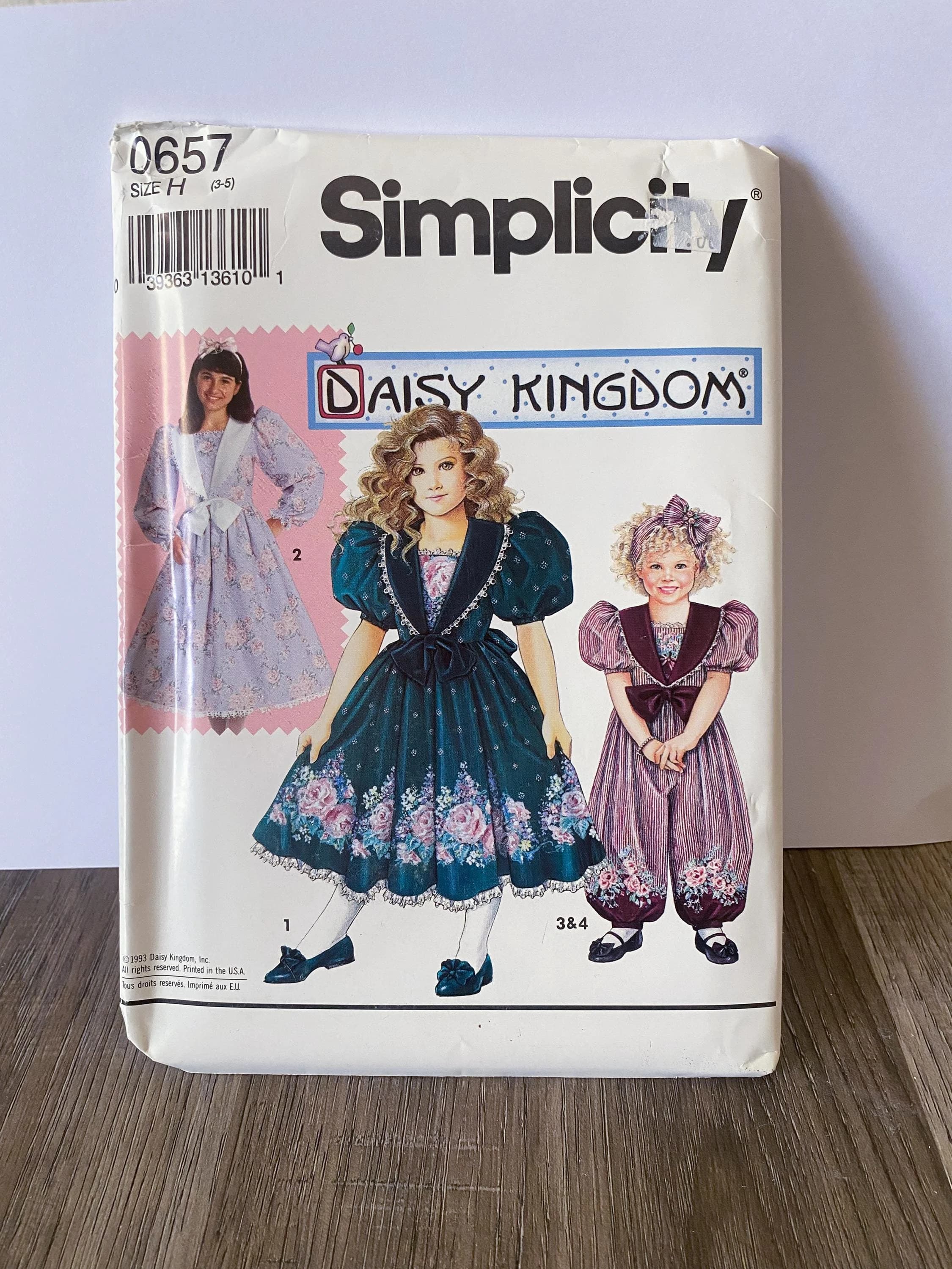 Simplicity 0657 Vintage Sewing Pattern / Daisy Kingdom / Child's Romper and Dress / 1990s / Uncut / Size 3-5 - image 2