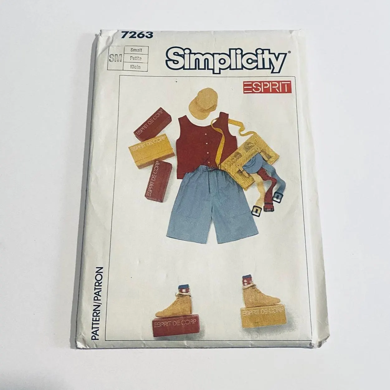 Women's Clothes Sewing Pattern, Simplicity 7263, Misses' Loose Fitting Top and Shorts, Size Small 10-12