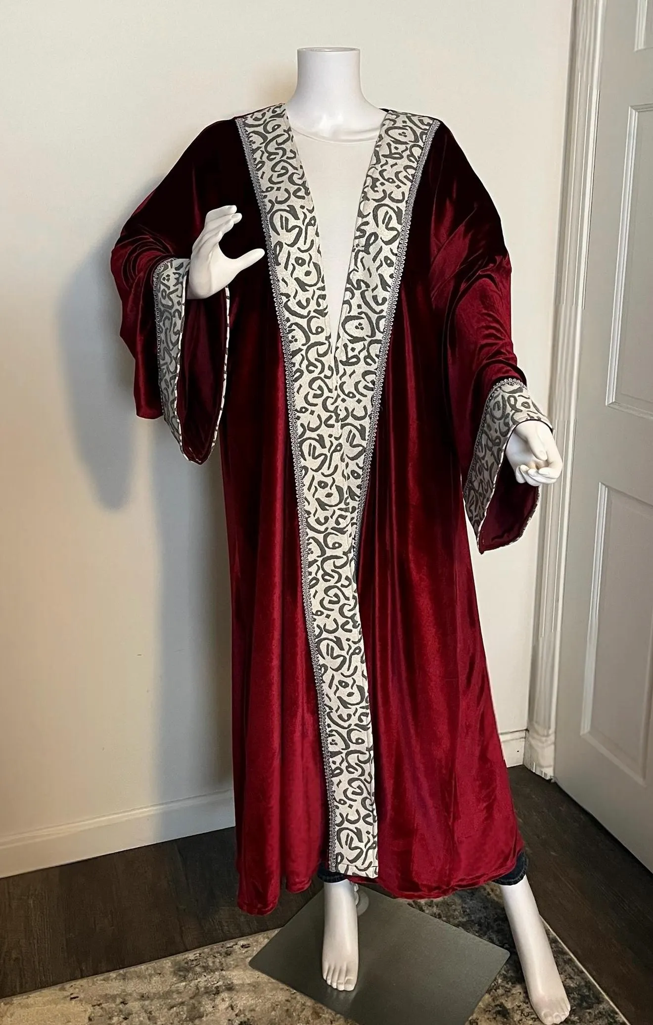 Luxury Burgundy Velvet Lined Kimono with Calligraphy Panel - image 3