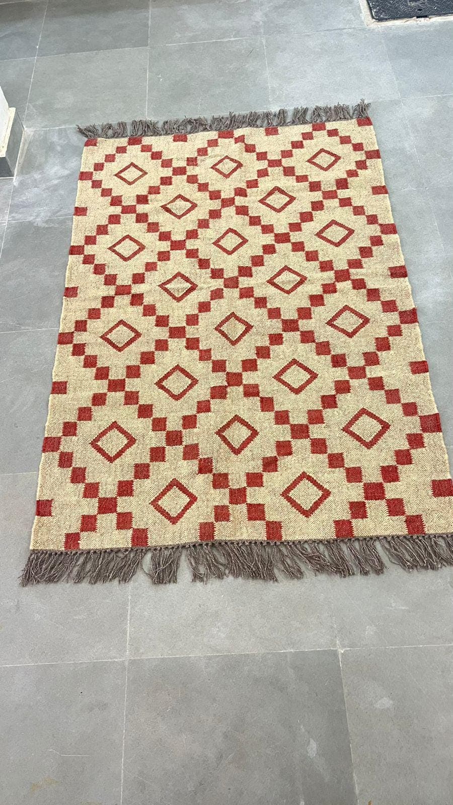 Red Geometric Jute Rug, Handwoven Natural Fiber Area Rug, Boho Farmhouse Carpet,Rustic Living Room Rug, Eco Friendly Floor Decor, Fringe Rug - image 5