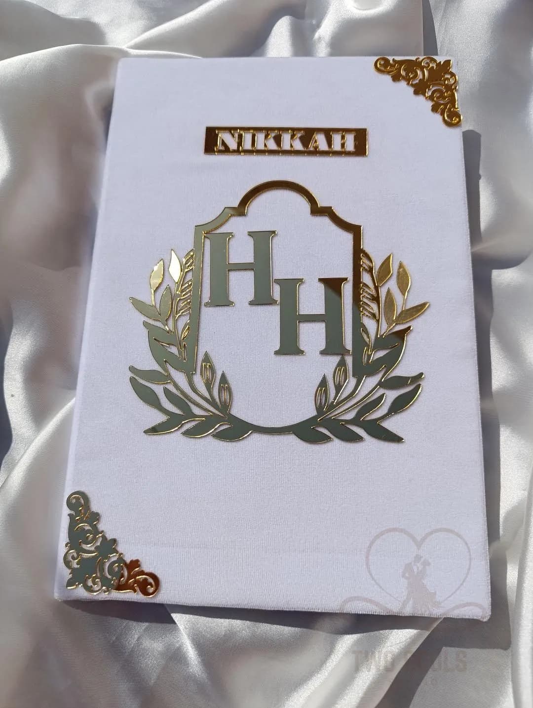 Luxury Velvet Nikkah Booklet Set: Personalized Islamic Wedding Certificate & Pen - image 3