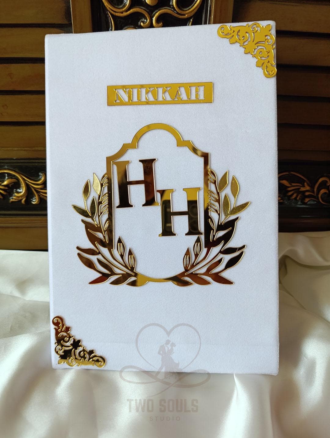 Luxury Velvet Nikkah Booklet Set: Personalized Islamic Wedding Certificate & Pen