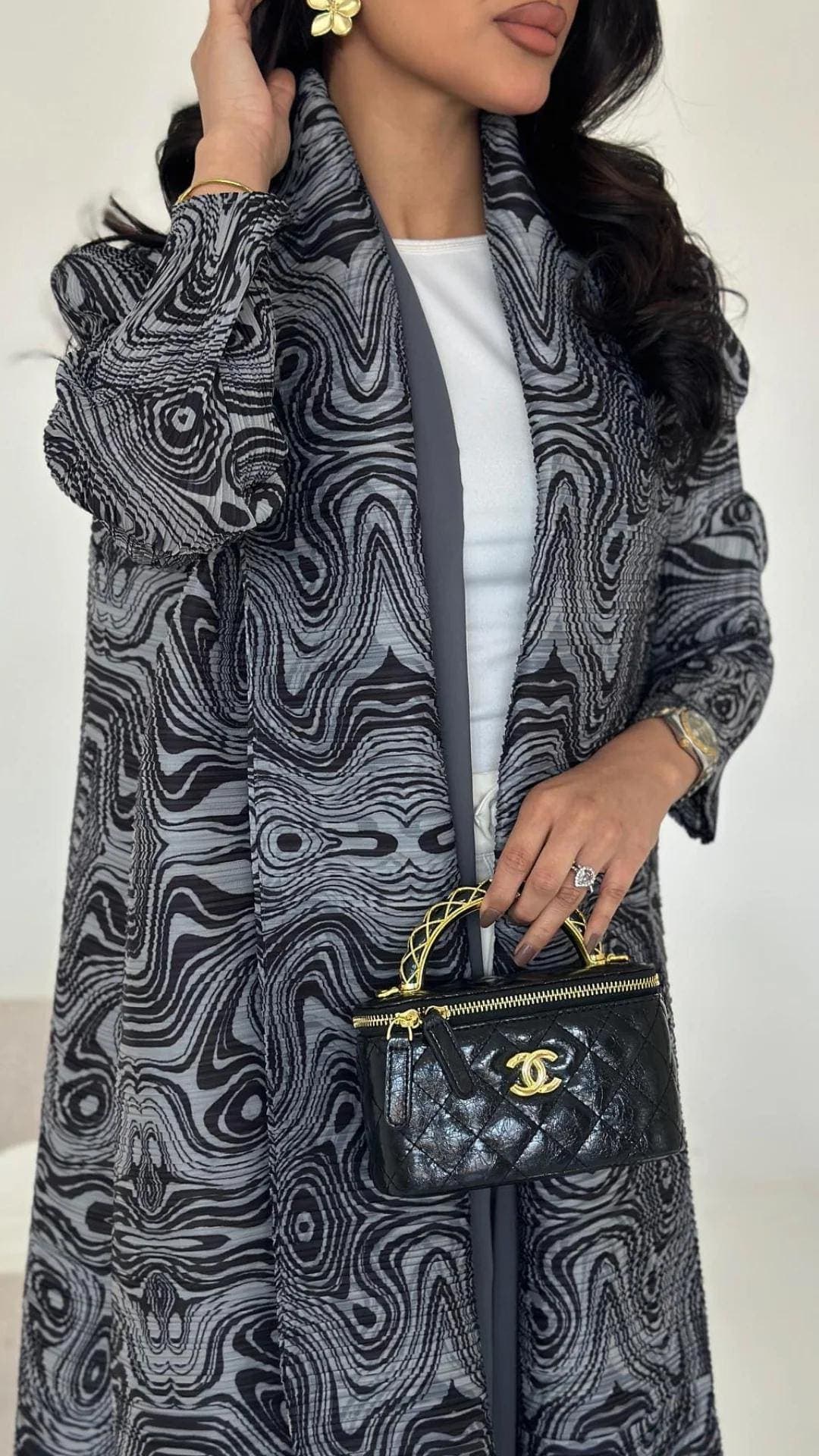 Obsidian Abaya Vogue - image 5