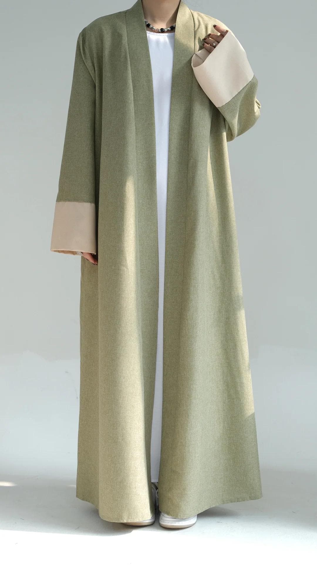 Soleil Abaya: Open Fabric Abaya with Contrasting Sleeves