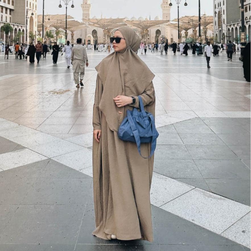 Abaya Set with Khimar | Umrah Hajj Outfit for Women | Modest Islamic Prayer Dress, Syar'i Gamis | Safiyya Set in Dusty Blue & Jet Black