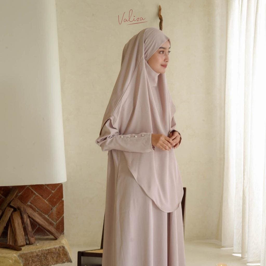 Elegant and Modest Muslimah Dress Set with Button Details – Soft, Comfortable Hijab Outfit - image 4