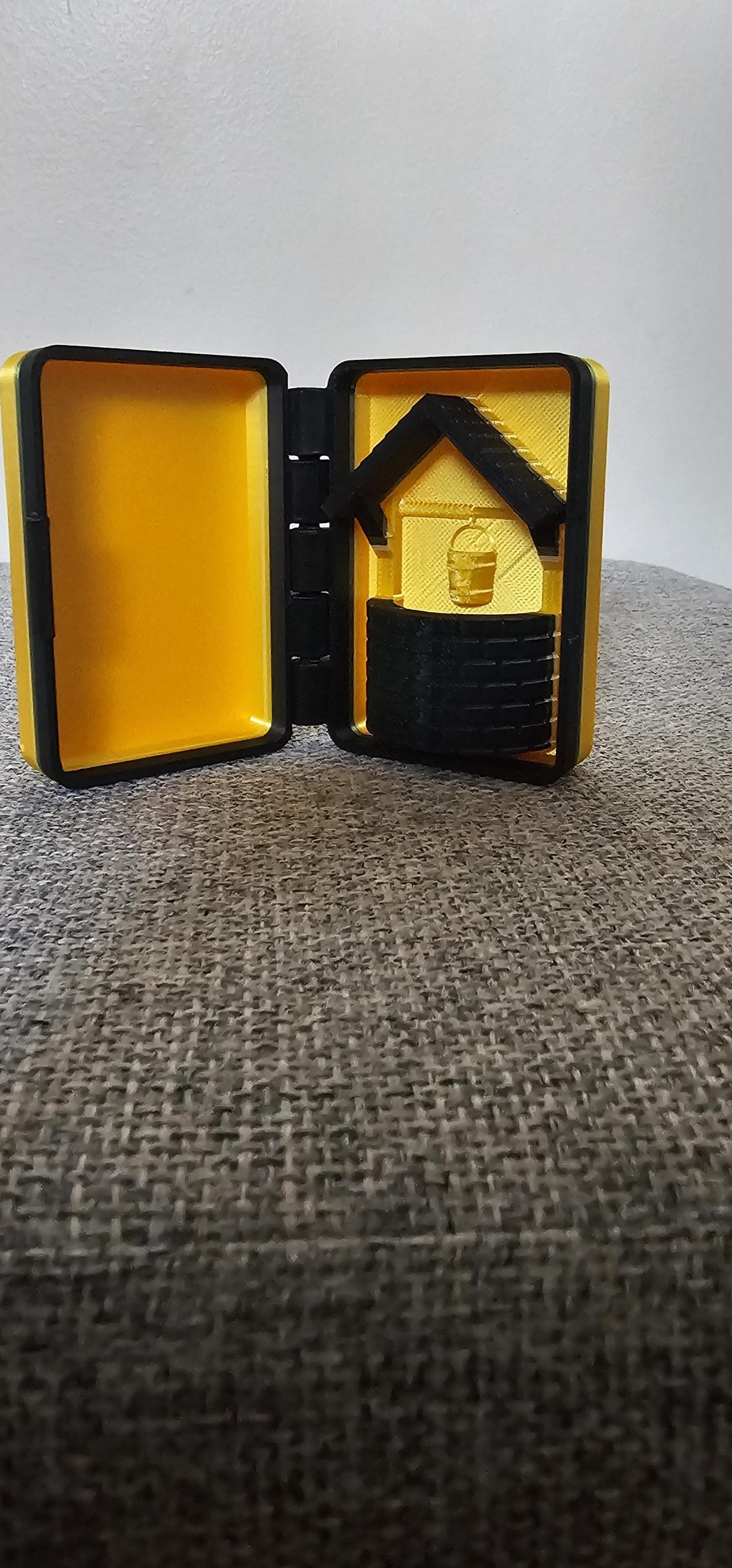 Punny Gift Box – “Well In That Case” 3D Printed Toy | Clever Wordplay Gift | Unique Joke Present | Funny Surprise Box