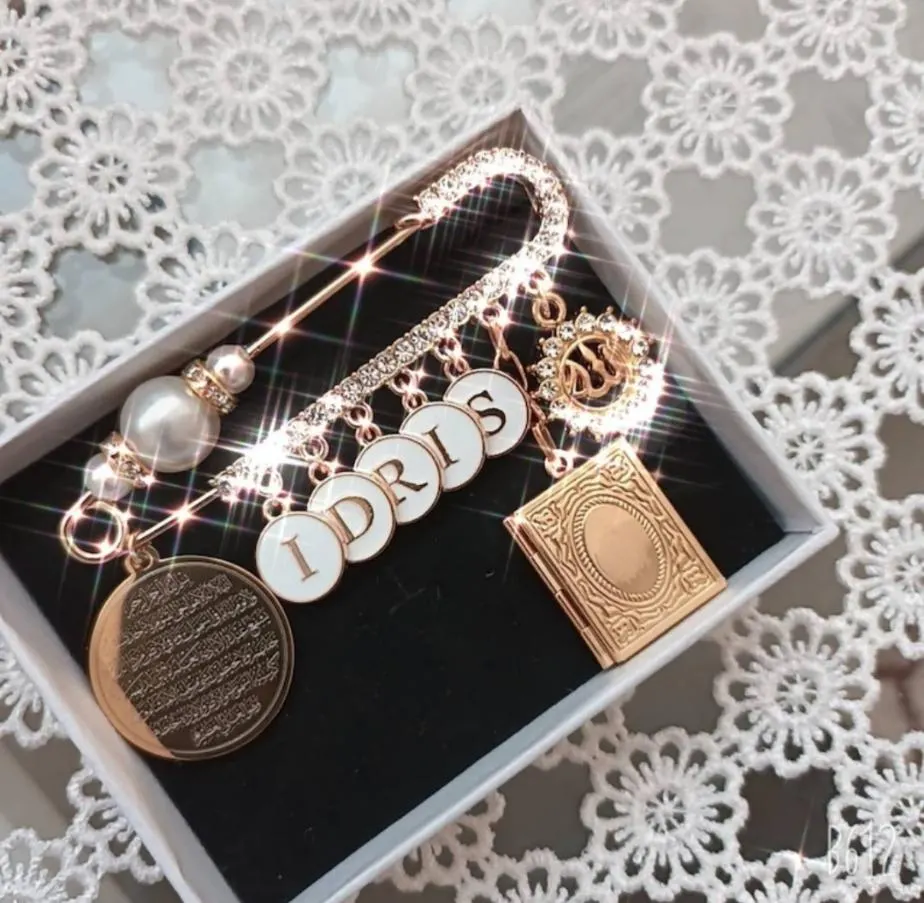 Personalised Ayatul Kursi & 4Qul Baby Brooch, Islamic Baby Name Pin, Double sided and Double protection nazar pin. - image 3