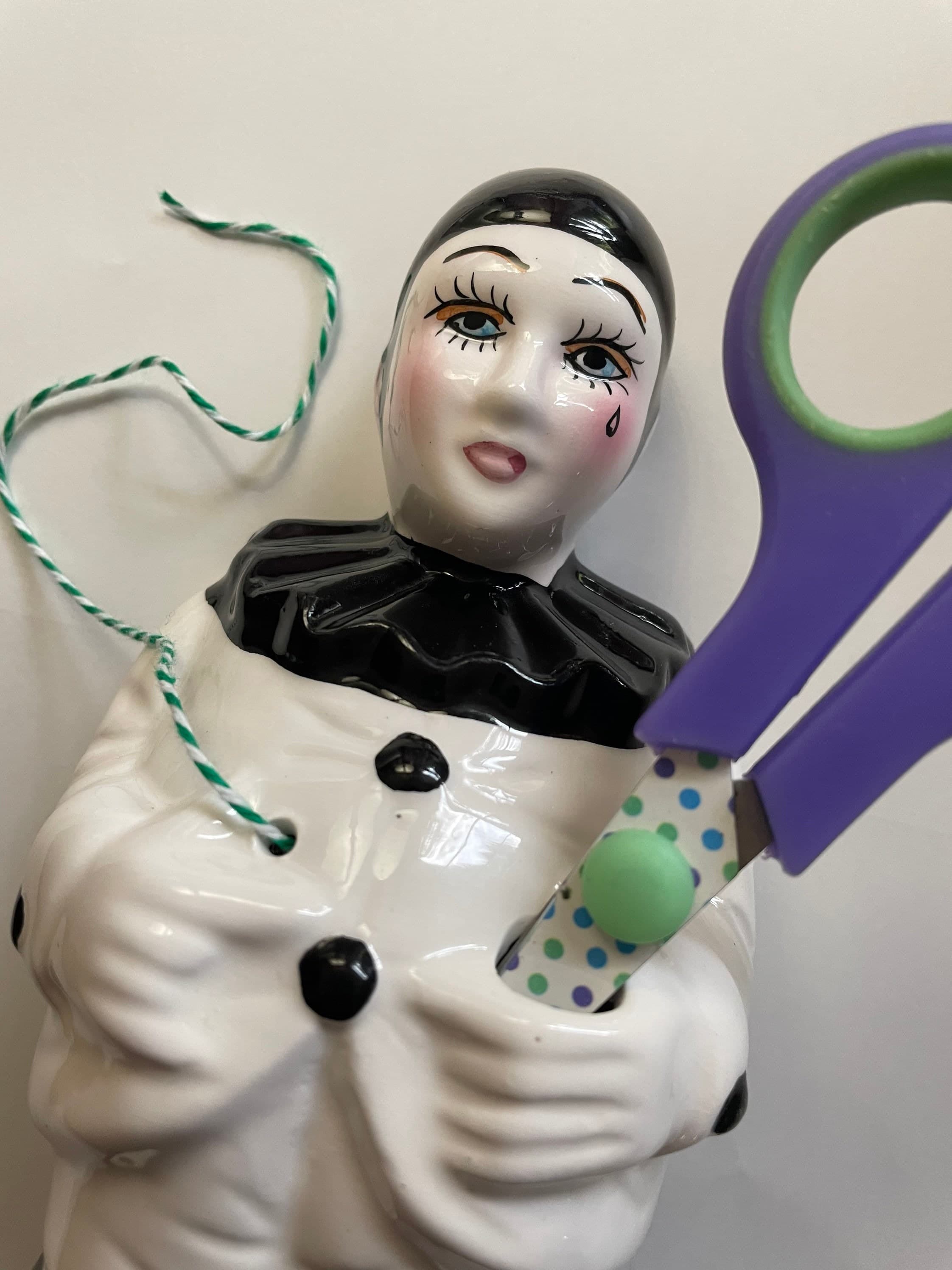 Vintage Ceramic Pierrot Mime Yarn - String Dispenser Statue Wall Hanging 1980s - image 4