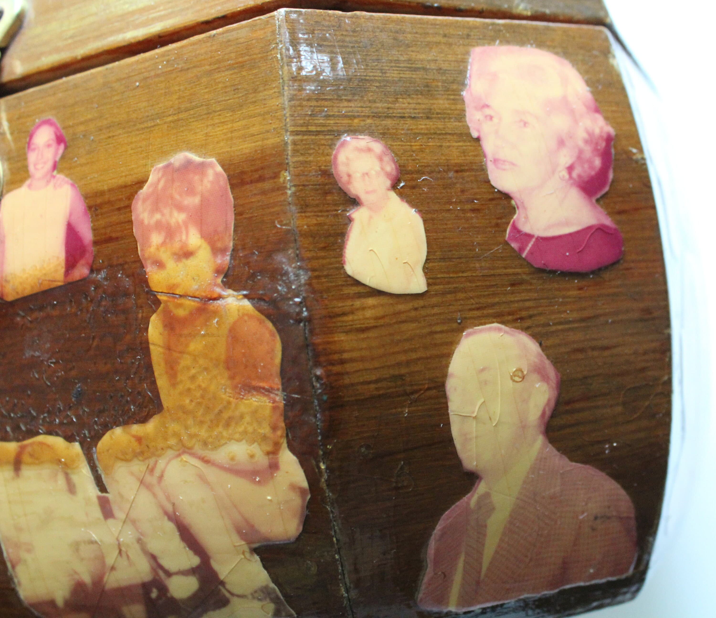 Vintage Wooden Decoupage Family Photos Handbag With Lucite Handle 1960s - image 4