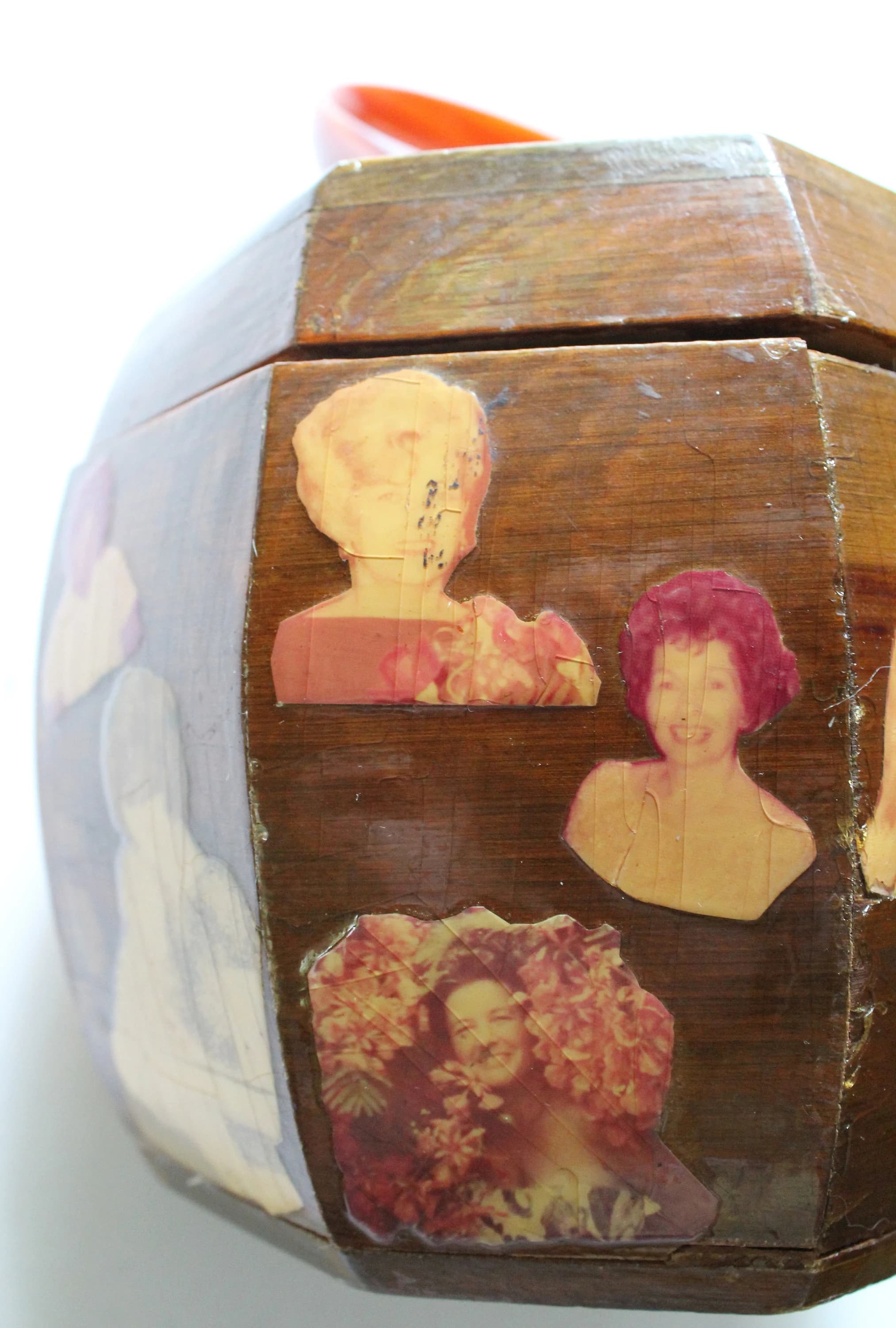 Vintage Wooden Decoupage Family Photos Handbag With Lucite Handle 1960s - image 5