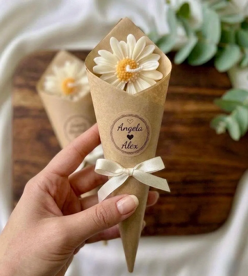 Personalized Daisy Flower Candle Favors, Custom Wedding Guest Gifts, Baby Shower, Mother's Day