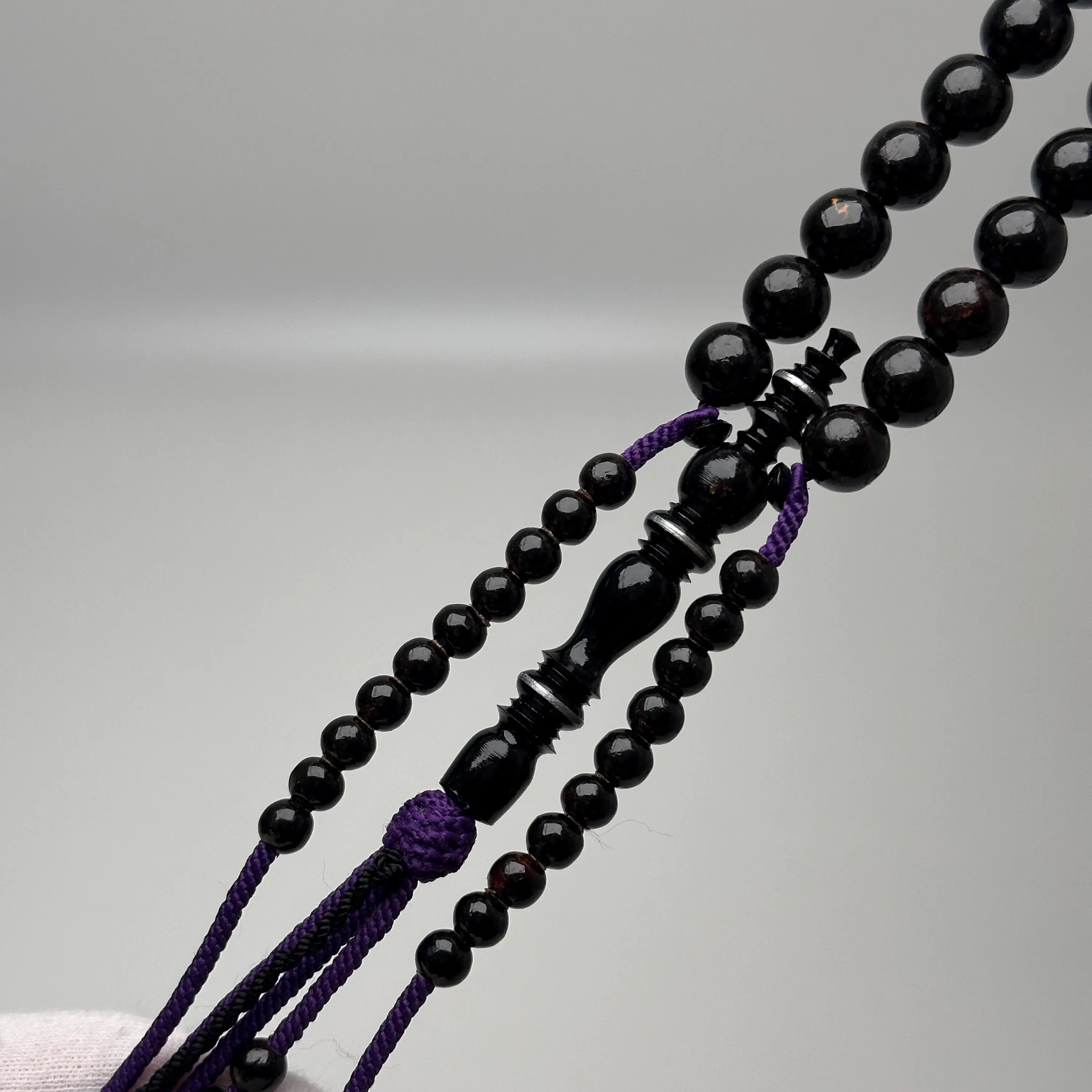 Tasbih Tijani en Yusr Khor – Corail Noir ficelle violette | Kourous Artisanal - image 5