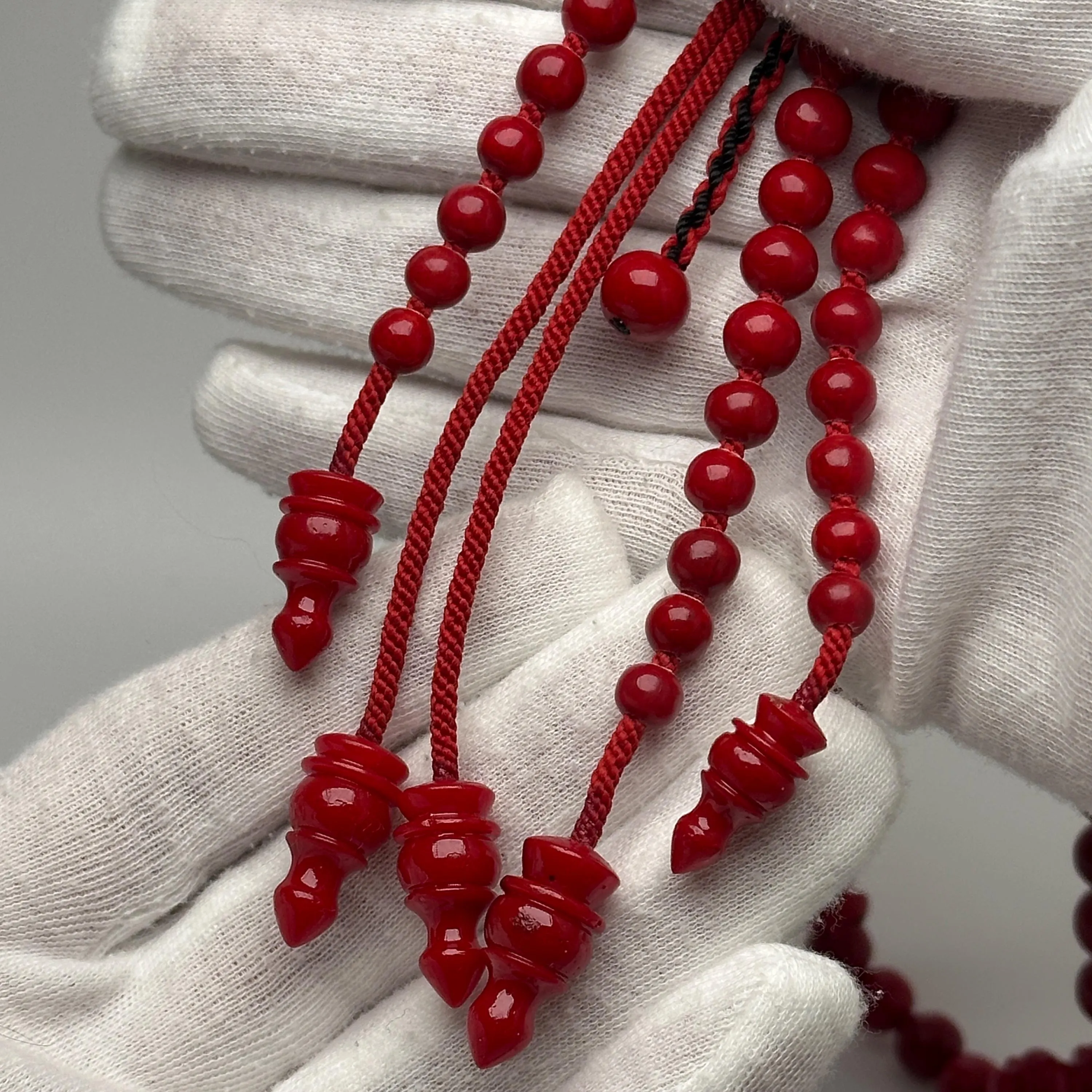 Tasbih Tijani Marjane – Corail rouge, Ficelle rouge | Kourous Artisanal