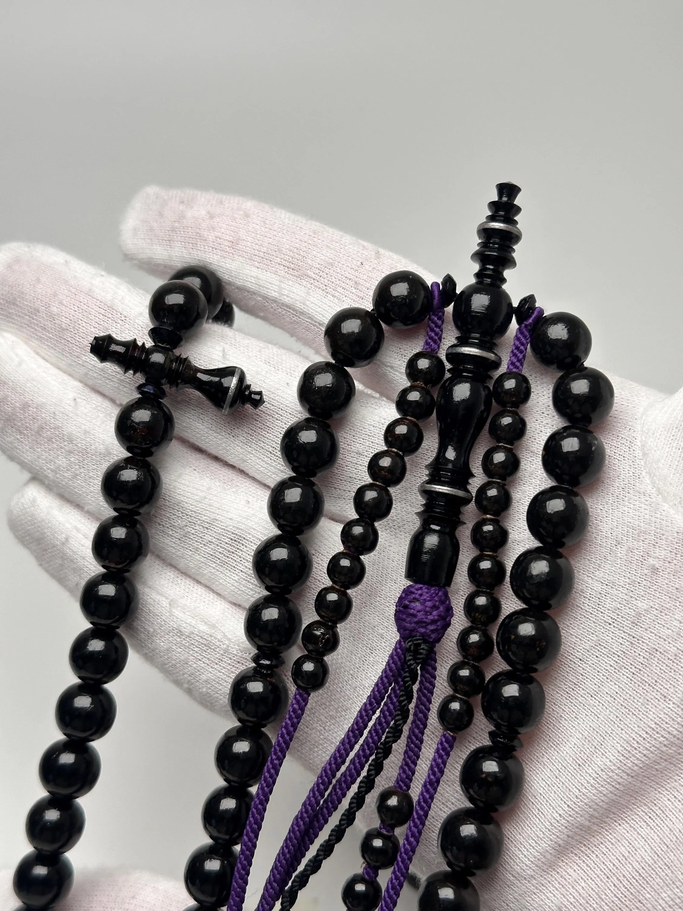 Tasbih Tijani en Yusr Khor – Corail Noir ficelle violette | Kourous Artisanal