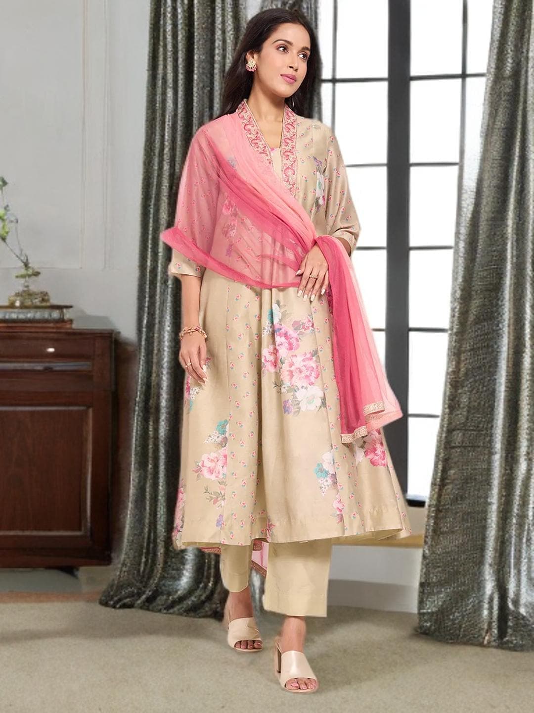 Green Kurta Suit Indian Wedding Guest Outfit