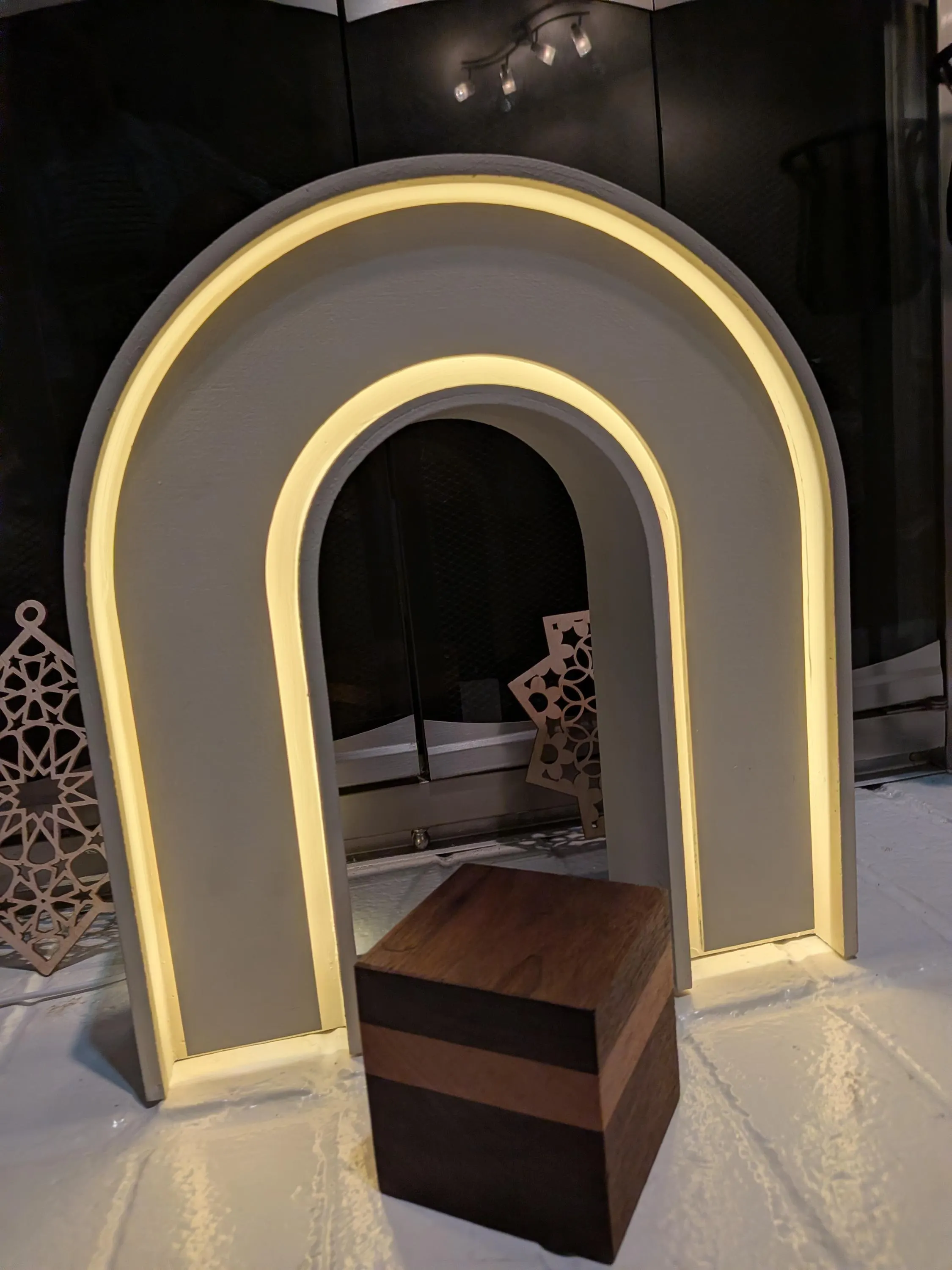 LED arch with additional item - image 2