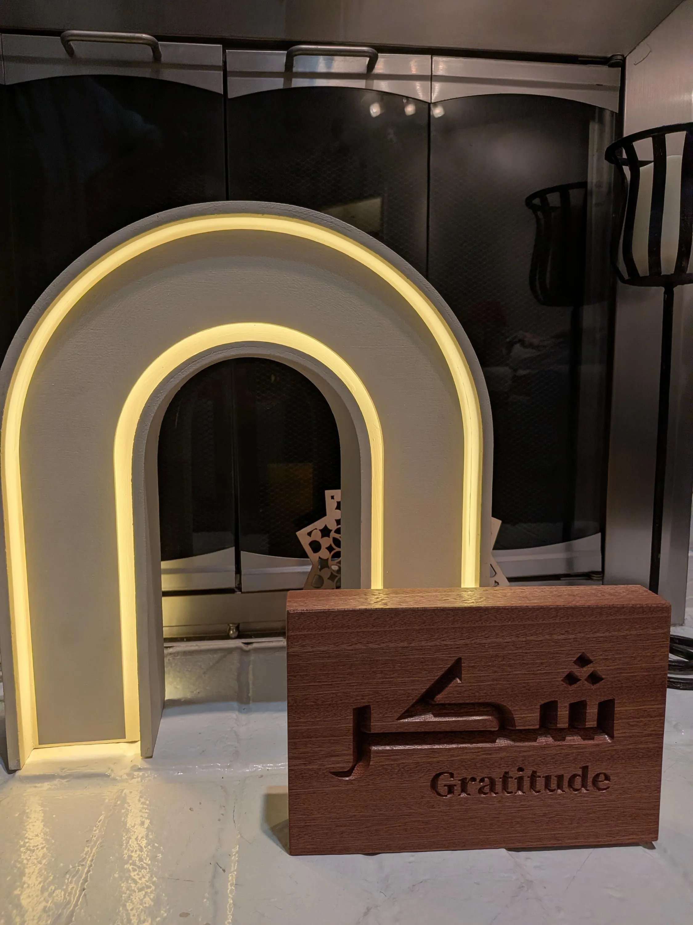 LED arch with additional item