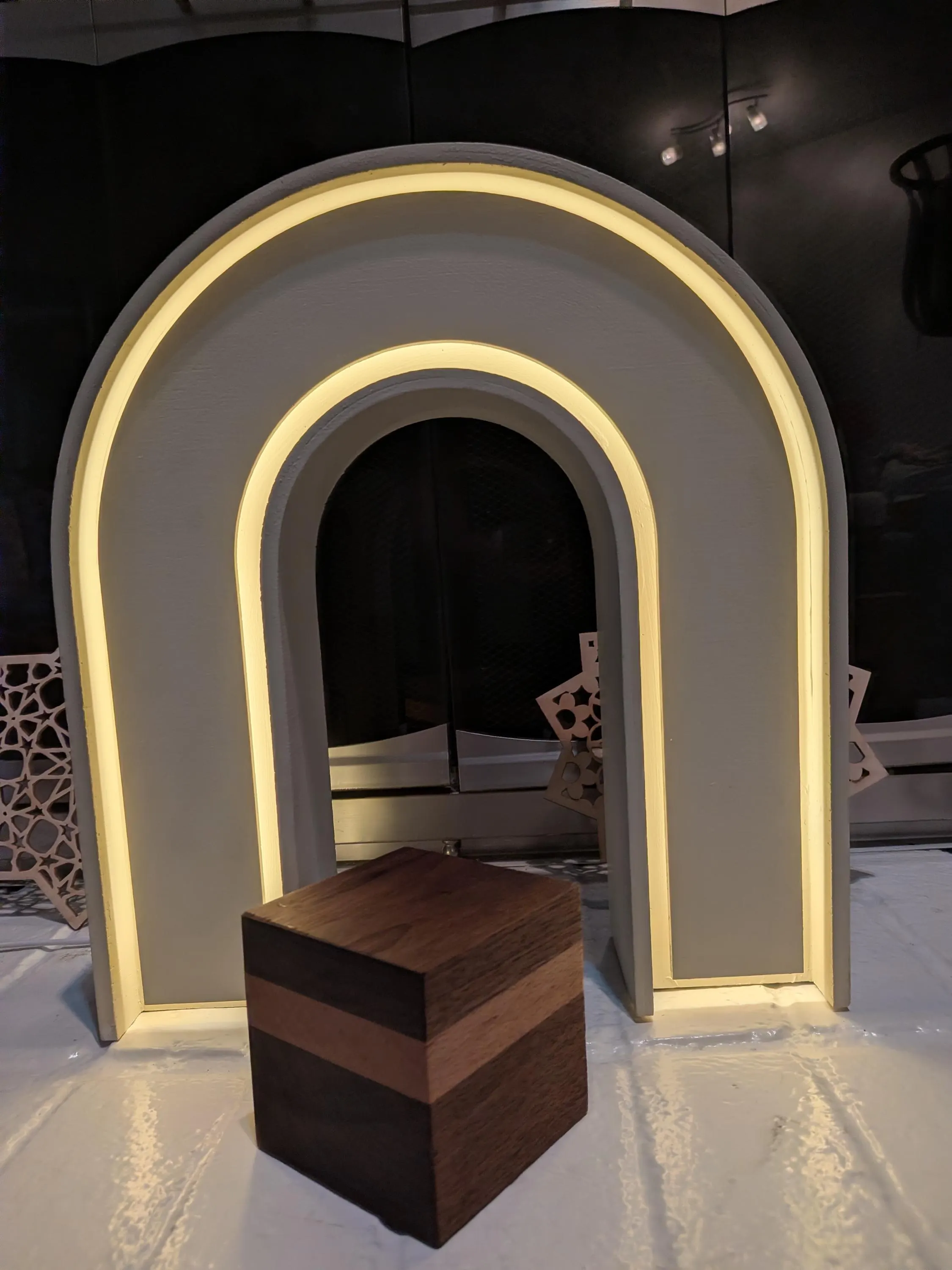 LED arch with additional item - image 3