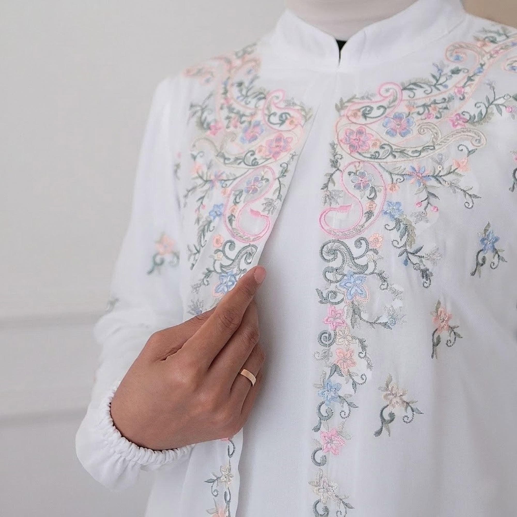 Embroidered Abaya Dress -  Elegant White Muslimah Gown,  Luxury Flower Embroidery Kaftan - image 5
