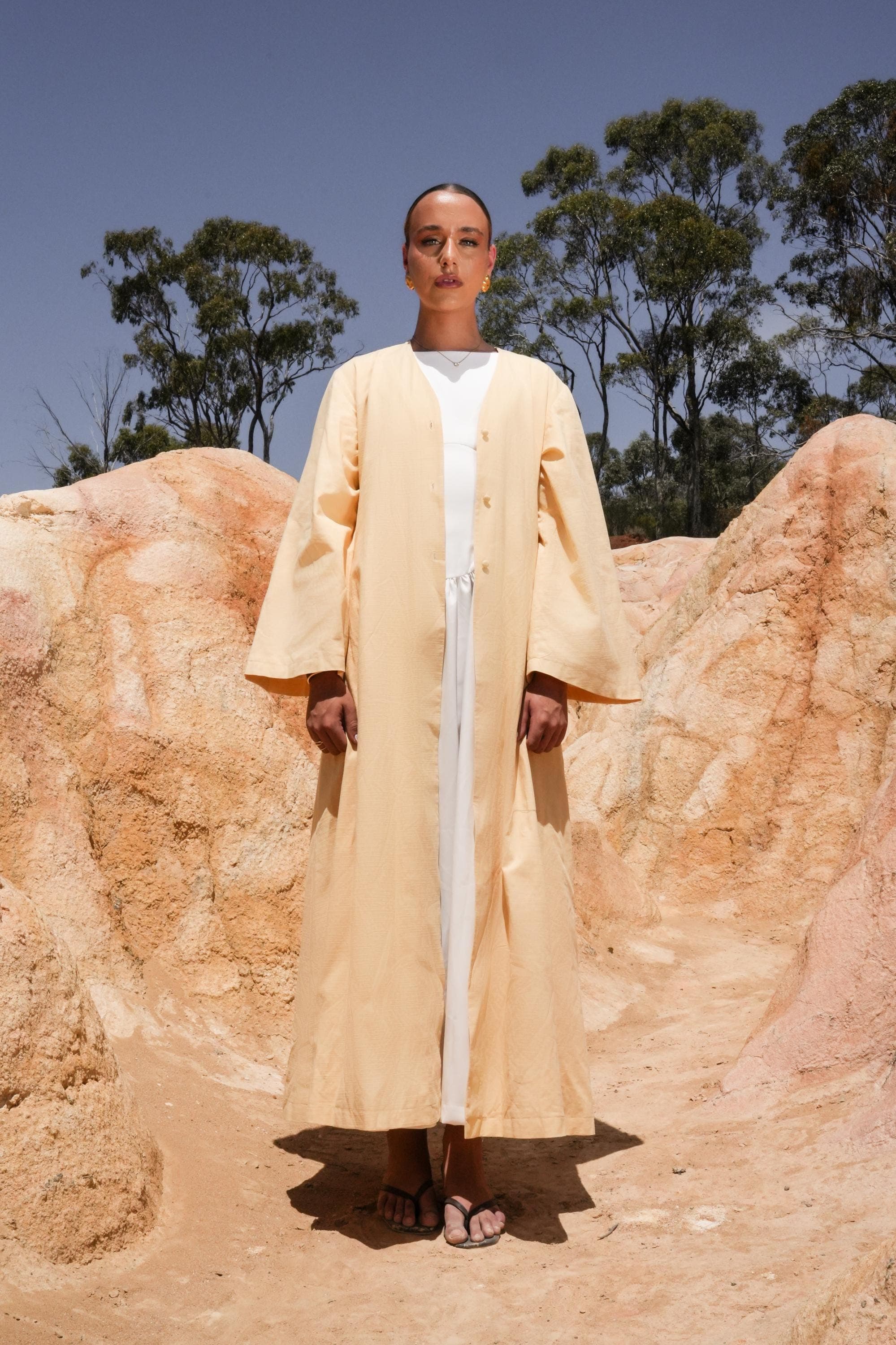 Aylaen Abaya – Flowing Layers, Modern Modesty - image 4