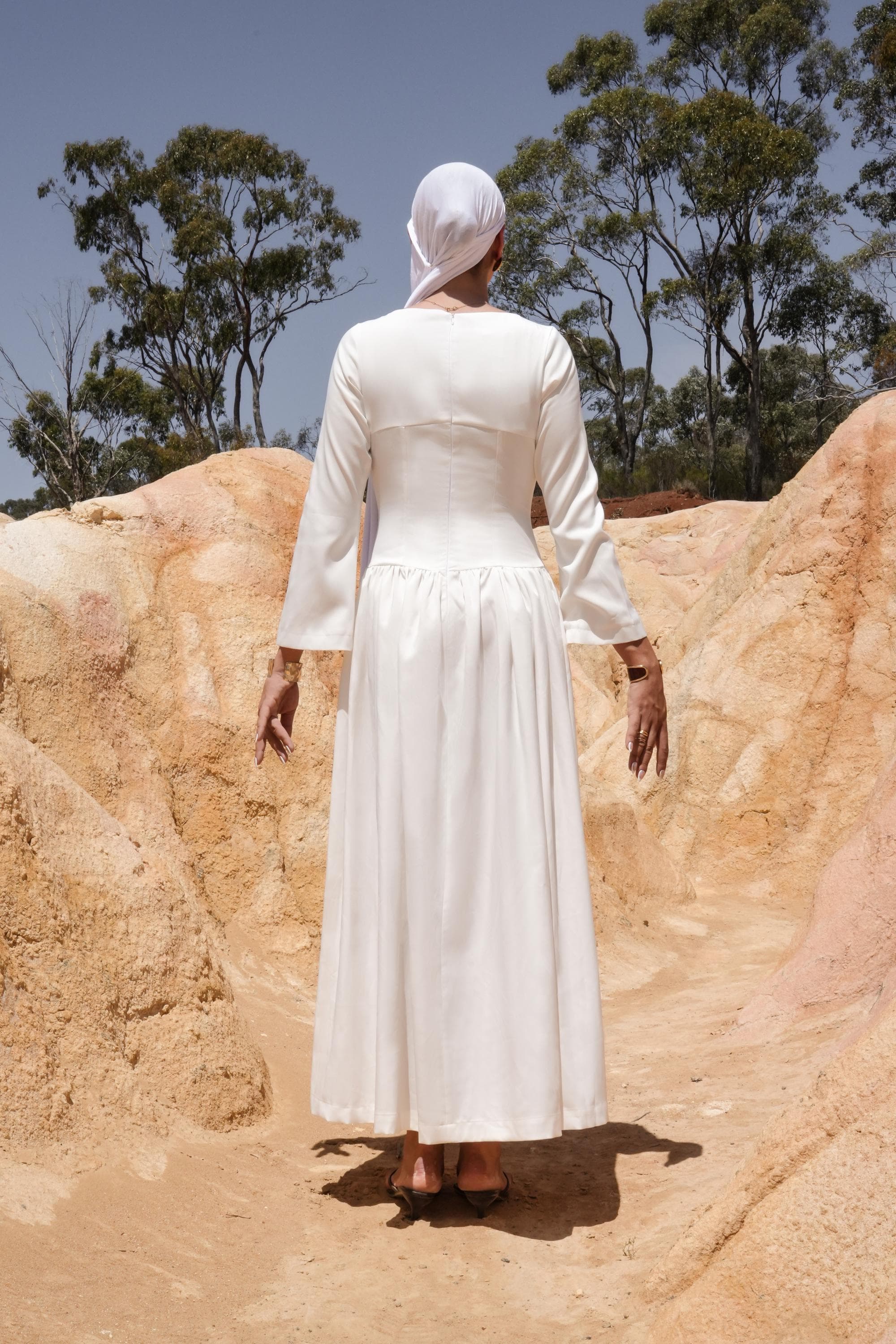 Ines Dress - Effortless Elegance, Refined Modesty - image 4